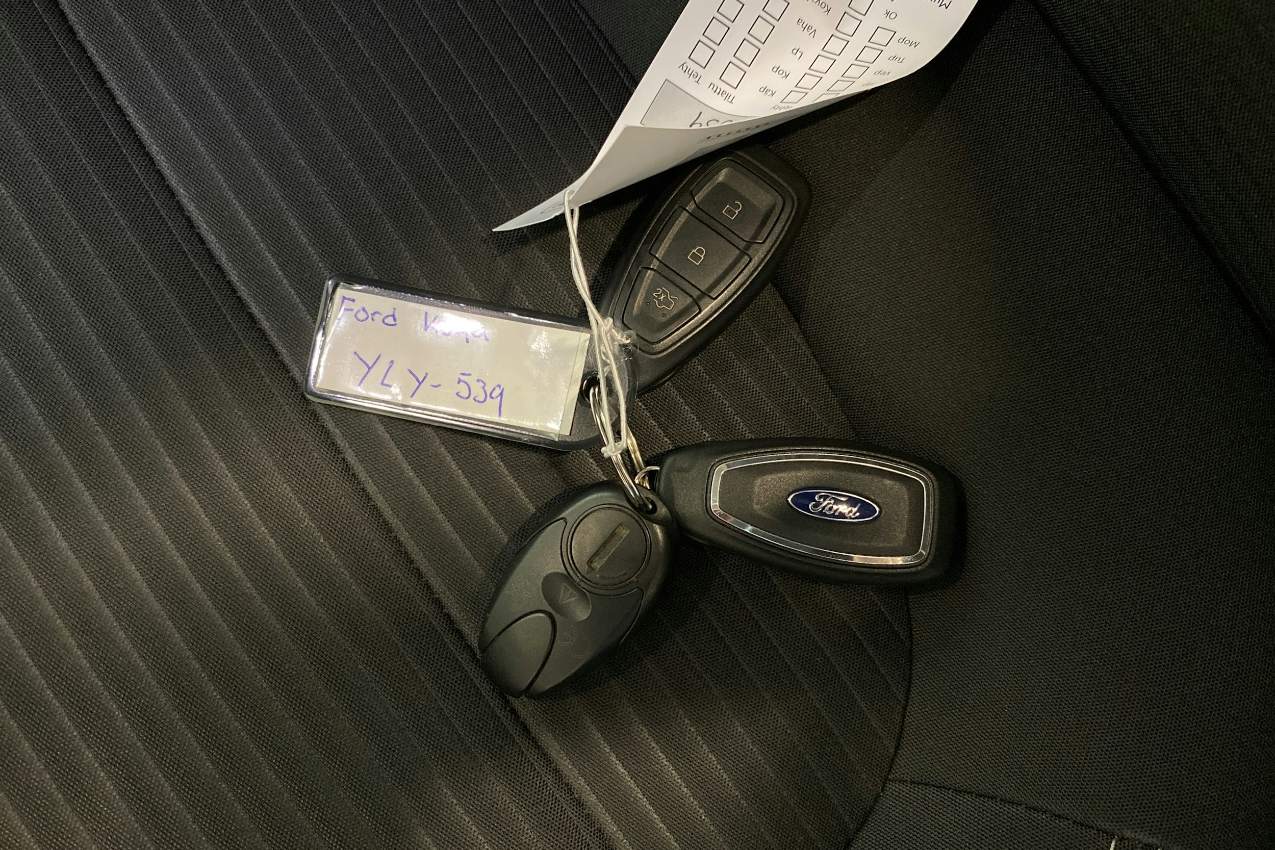 sininen Ford Kuga 2023 kuva 24.