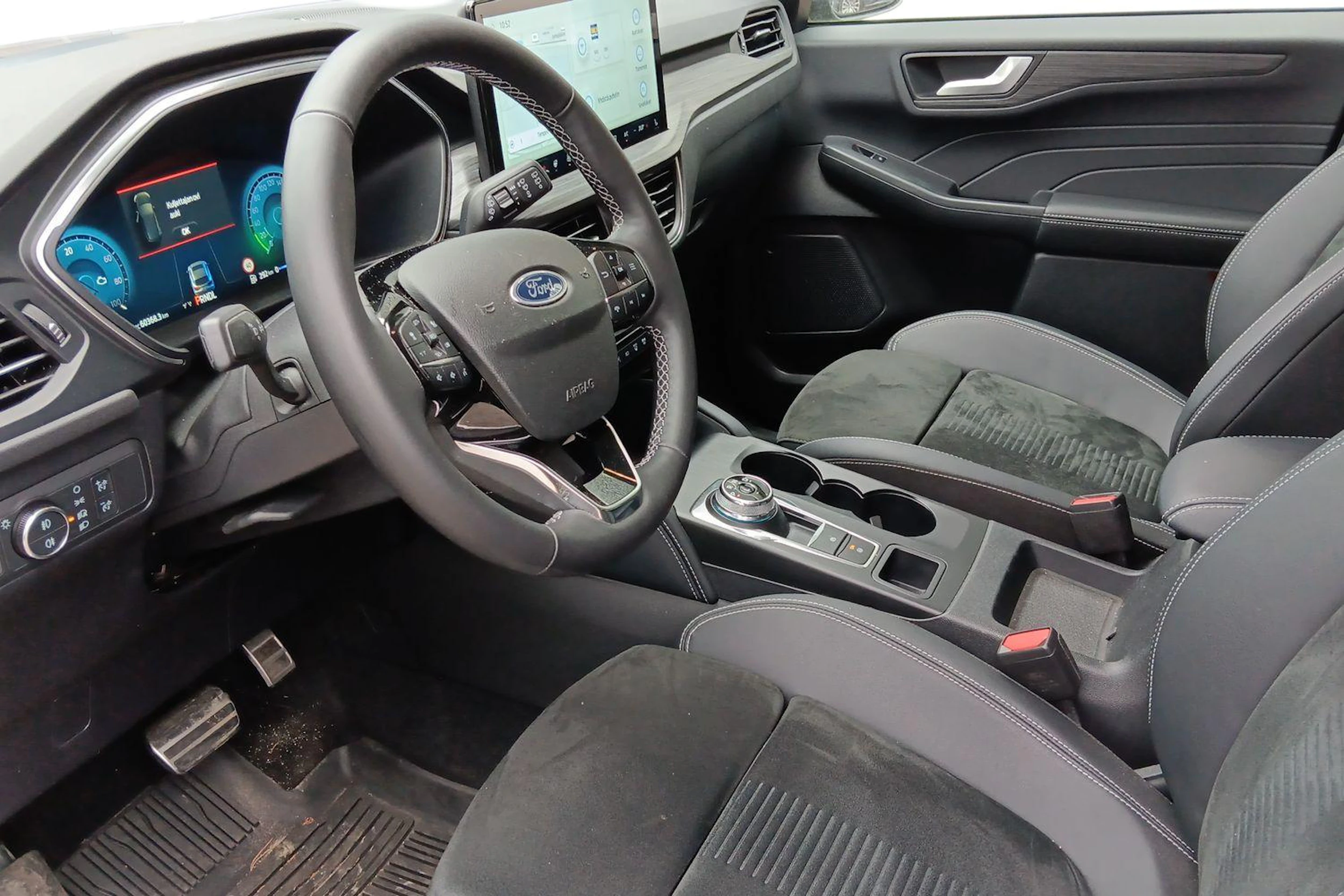 Vihreä Ford Kuga 2024 kuva 3.