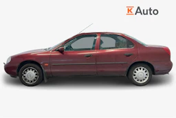 Punainen Ford MONDEO 1998 kuva 4.