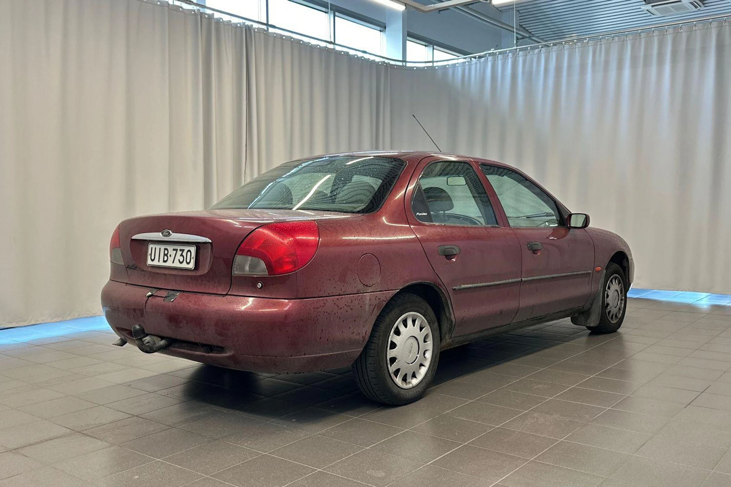 Punainen Ford MONDEO 1998 kuva 7.