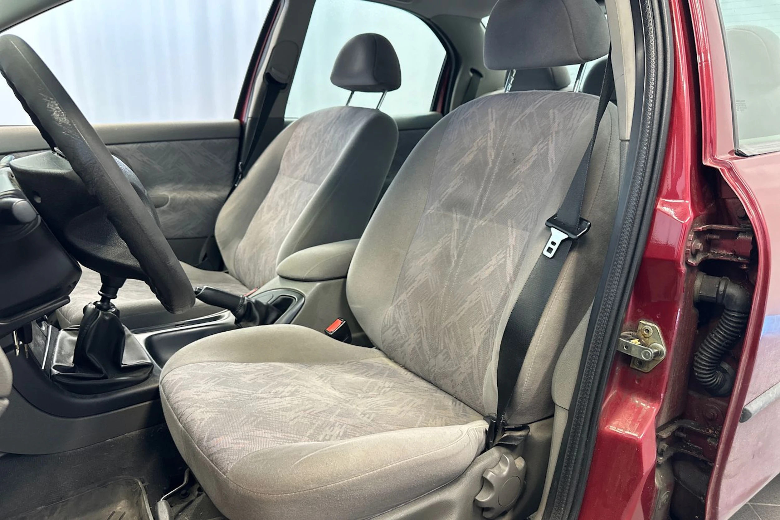 Punainen Ford MONDEO 1998 kuva 10.