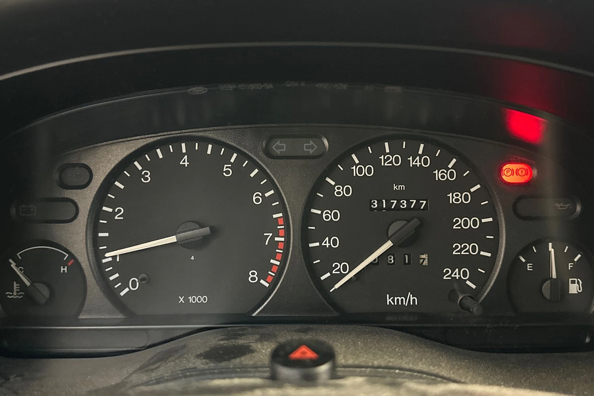 Punainen Ford MONDEO 1998 kuva 19.