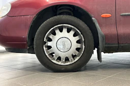 Punainen Ford MONDEO 1998 kuva 22.