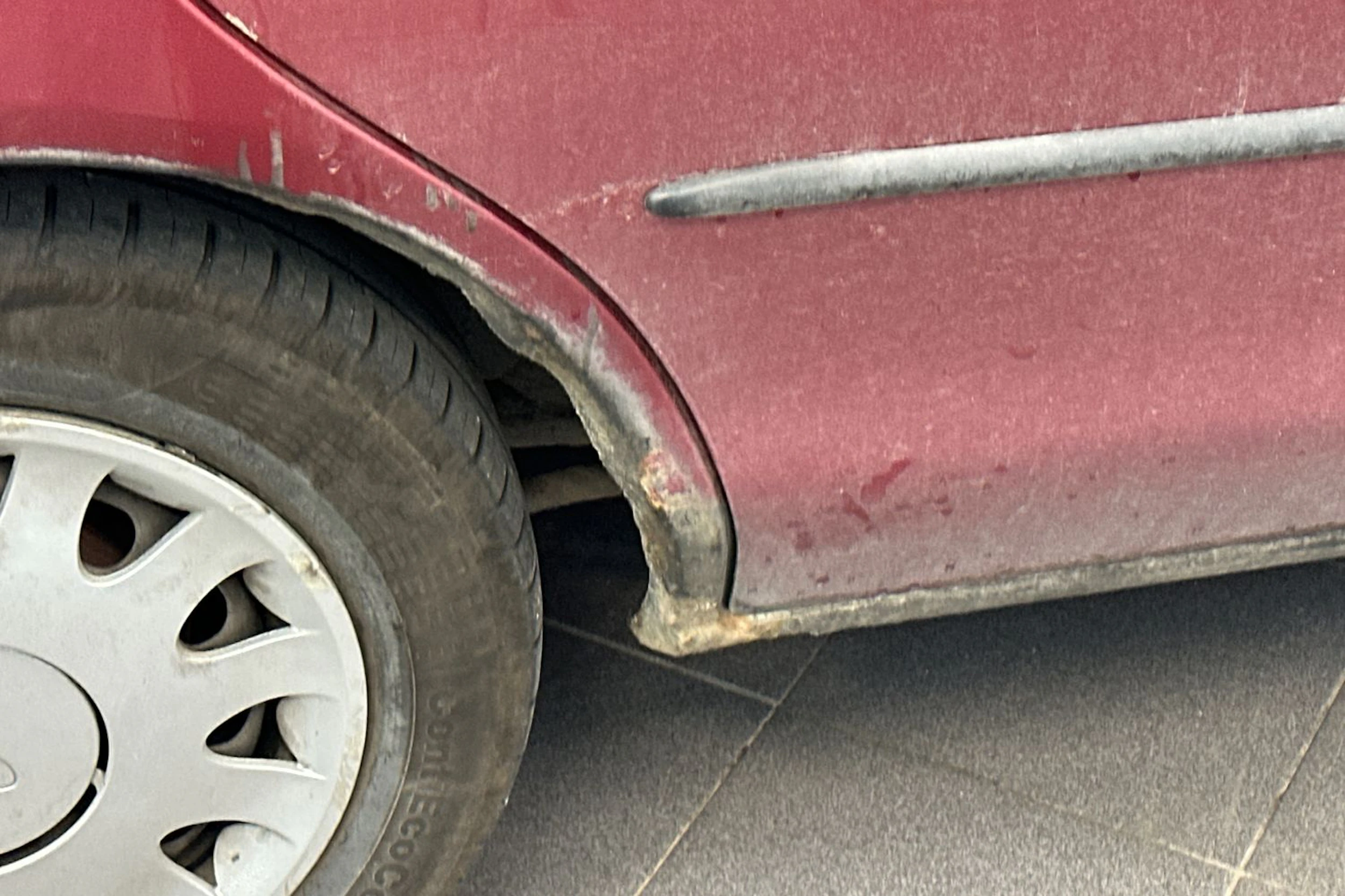Punainen Ford MONDEO 1998 kuva 31.