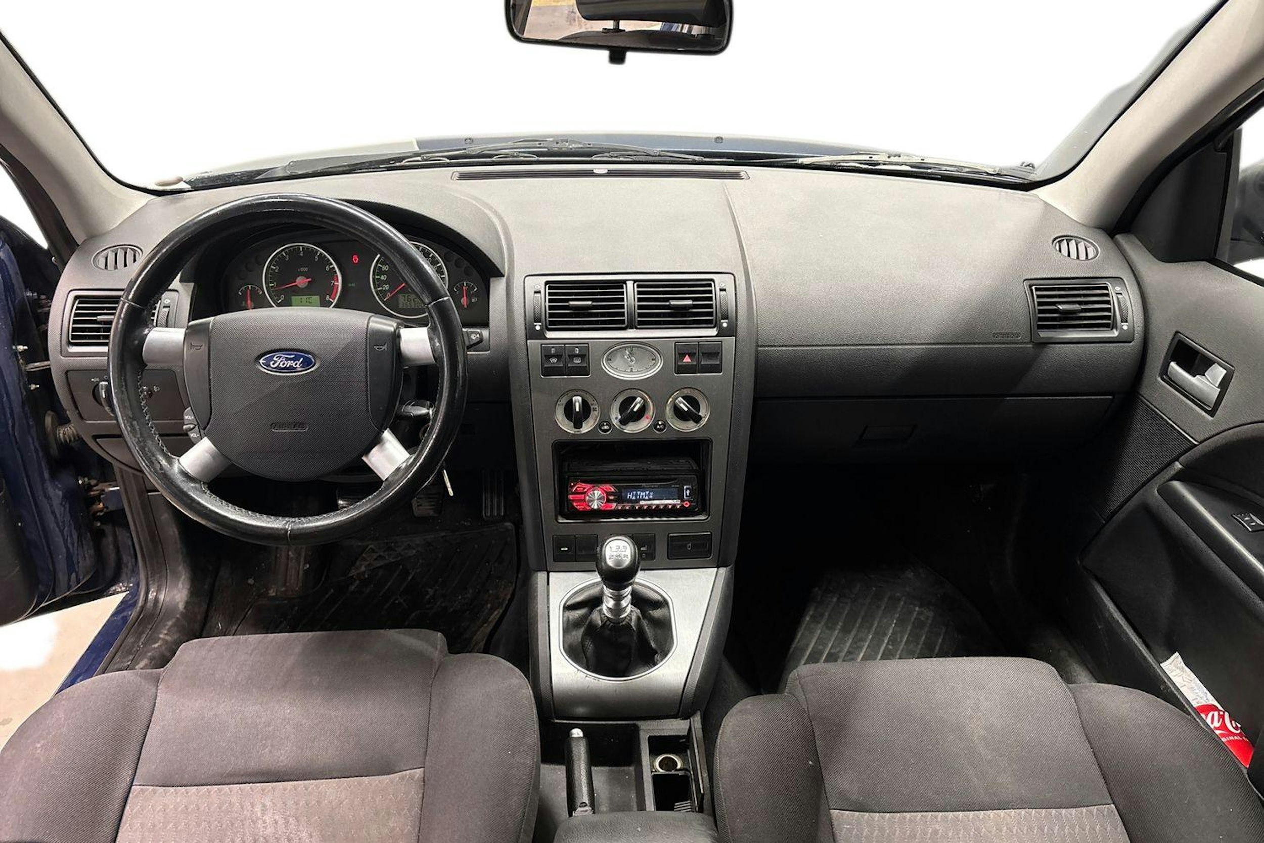 sininen Ford Mondeo 2001 kuva 7.