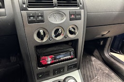 sininen Ford Mondeo 2001 kuva 12.