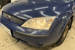 sininen Ford Mondeo 2001 kuva 24.