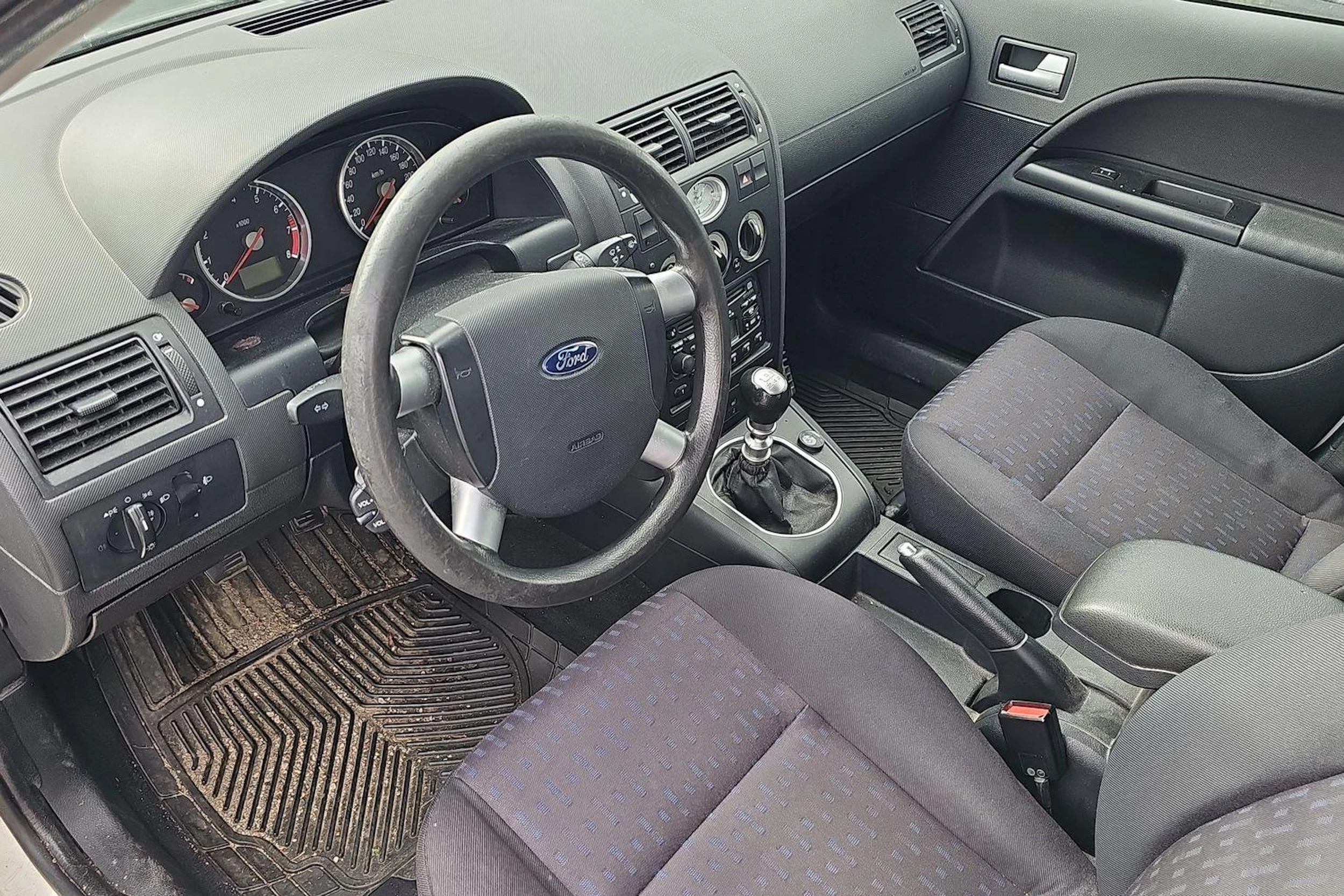 Valkoinen Ford MONDEO 2002 kuva 3.