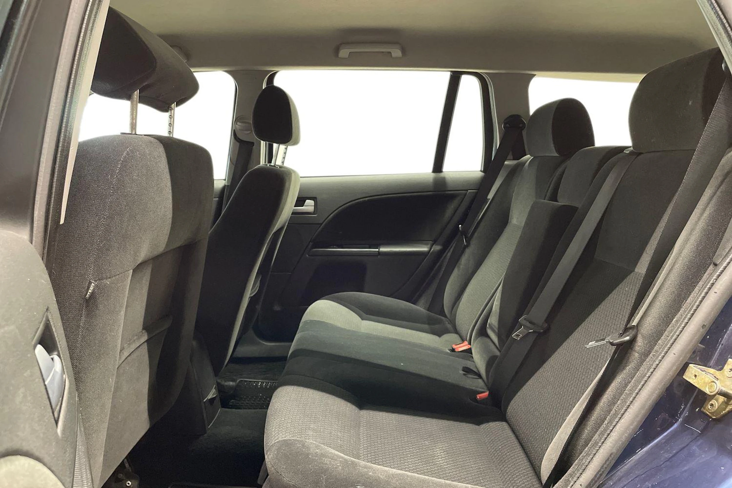 sininen Ford Mondeo 2003 kuva 8.