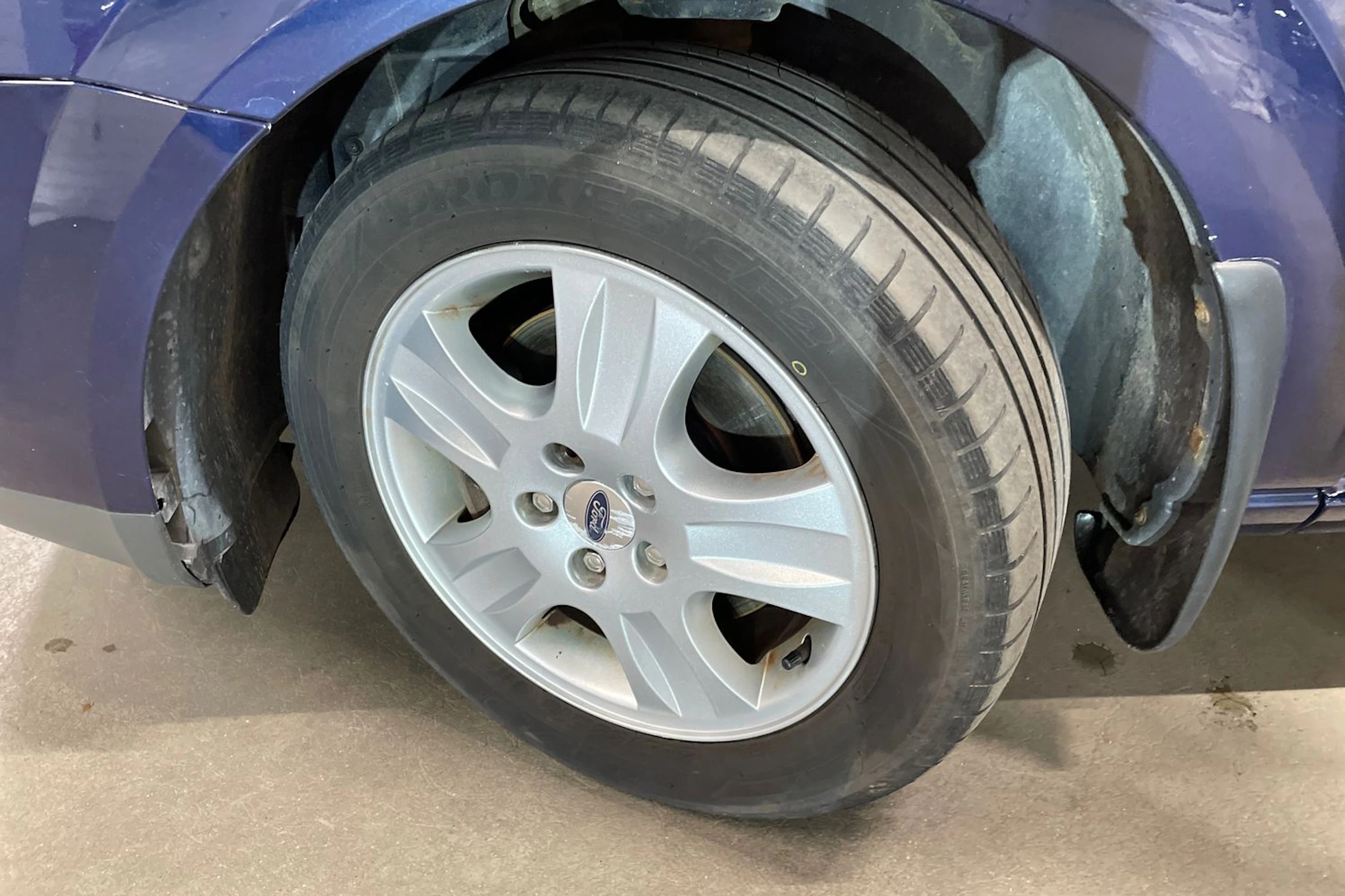 sininen Ford Mondeo 2003 kuva 10.