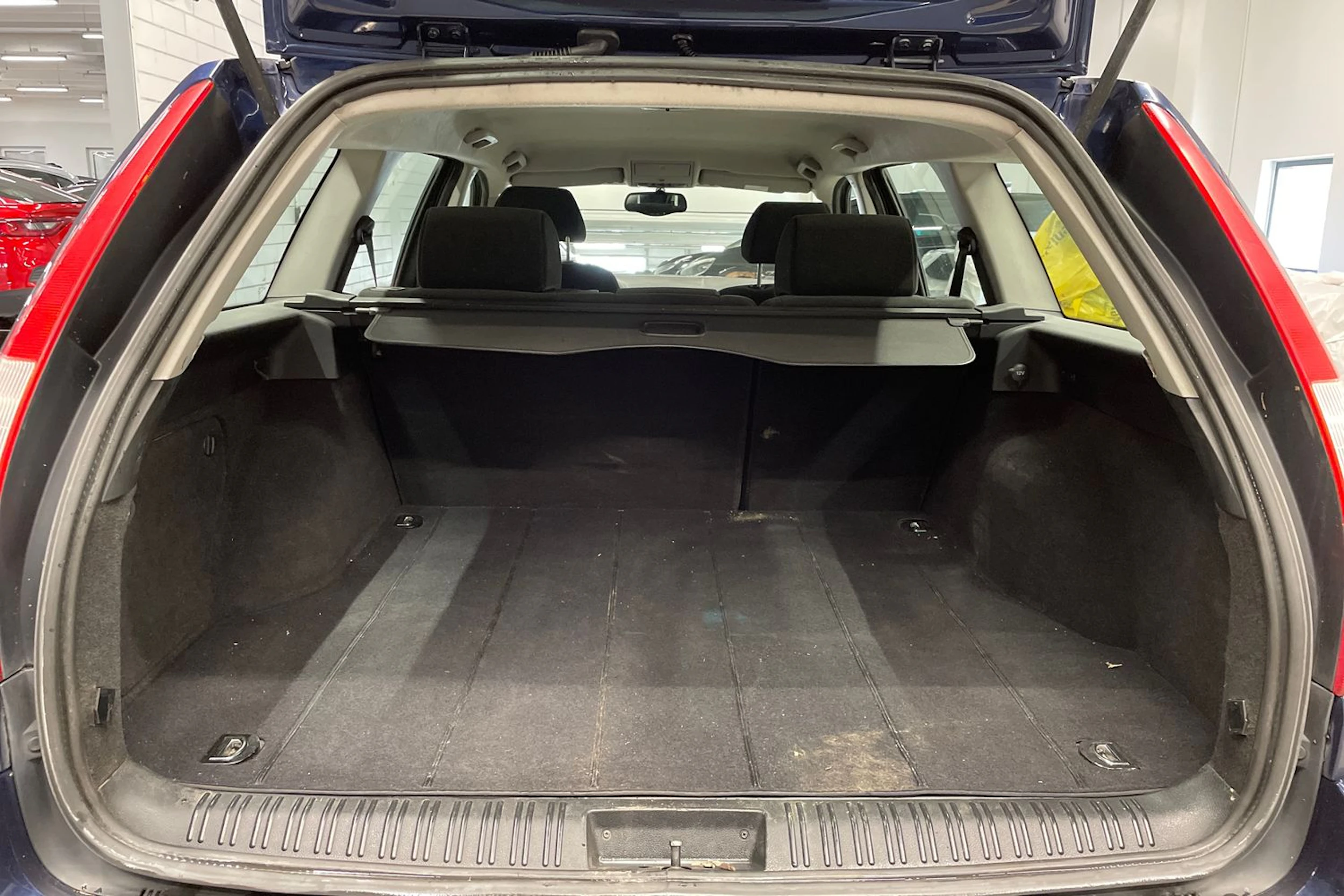 sininen Ford Mondeo 2003 kuva 12.