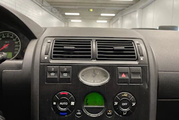 sininen Ford Mondeo 2003 kuva 14.