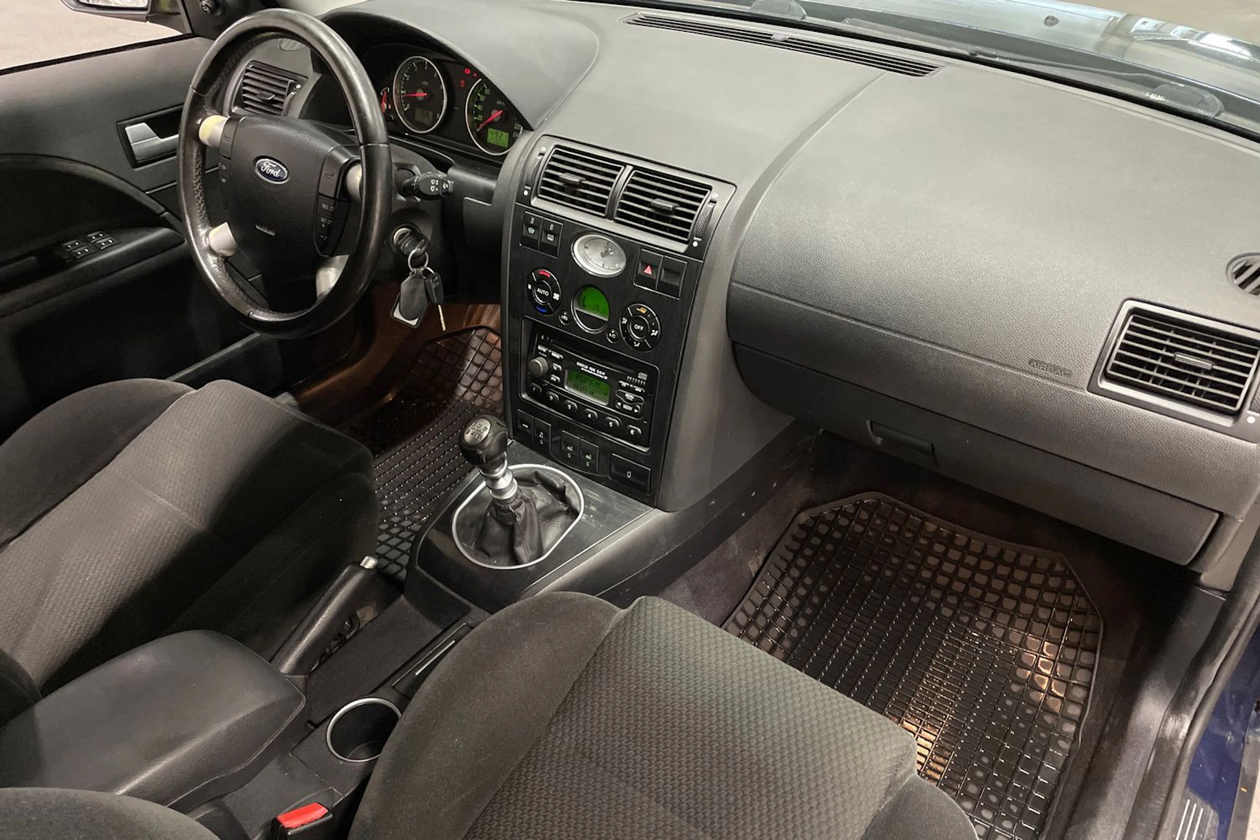 sininen Ford Mondeo 2003 kuva 21.