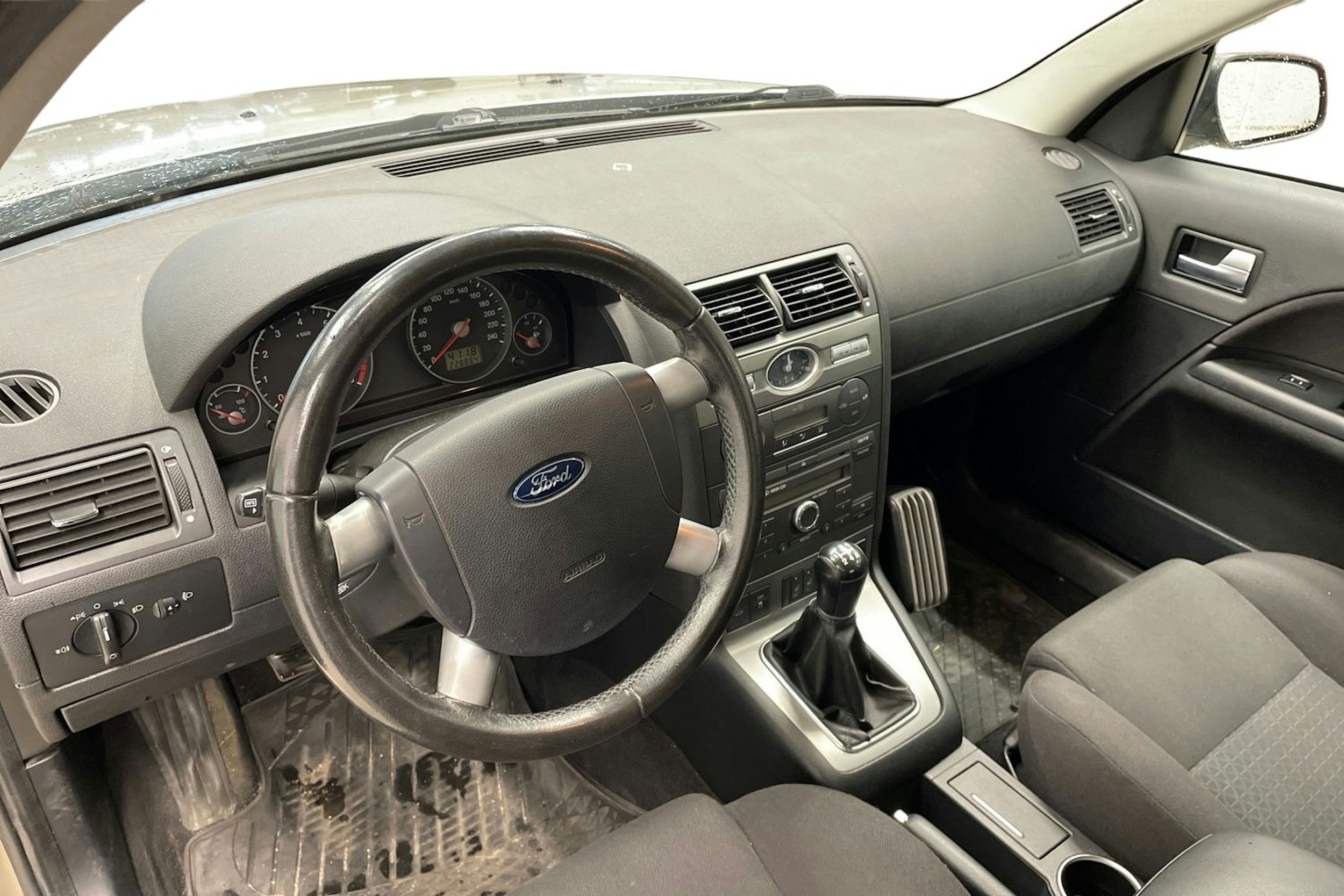 Ruskea (beige) Ford MONDEO 2005 kuva 7.