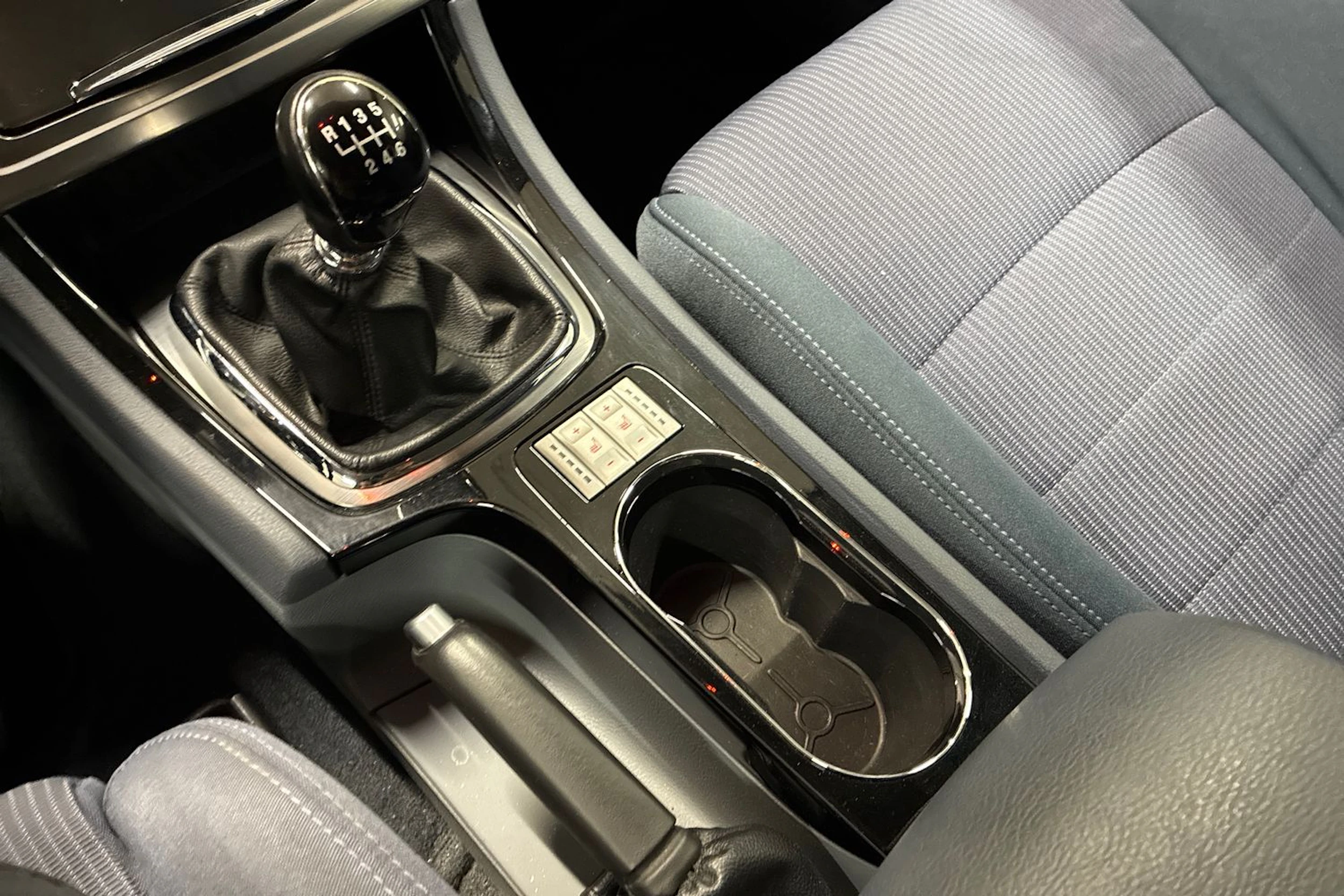 sininen Ford Mondeo 2007 kuva 17.