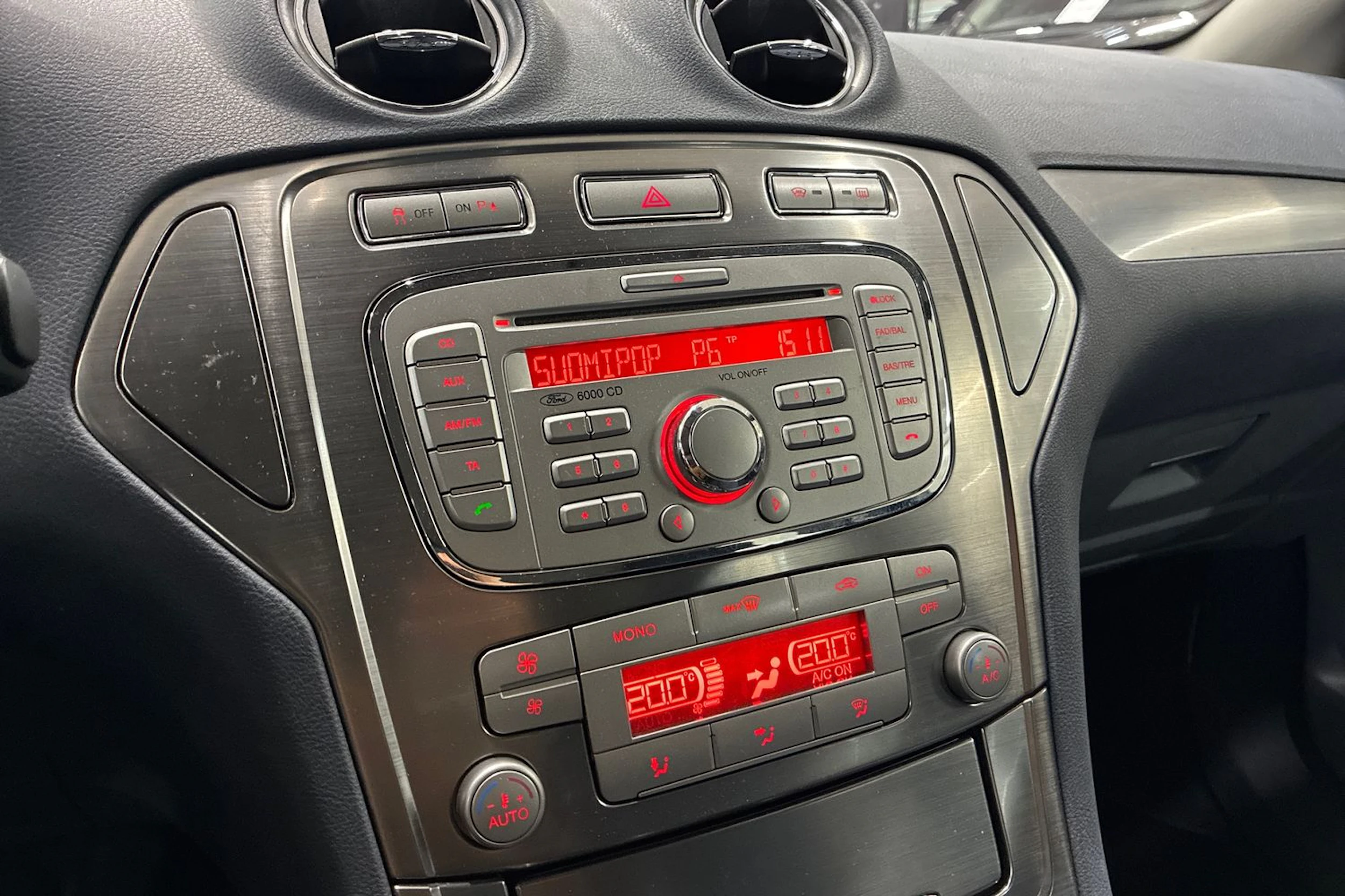 sininen Ford Mondeo 2007 kuva 18.