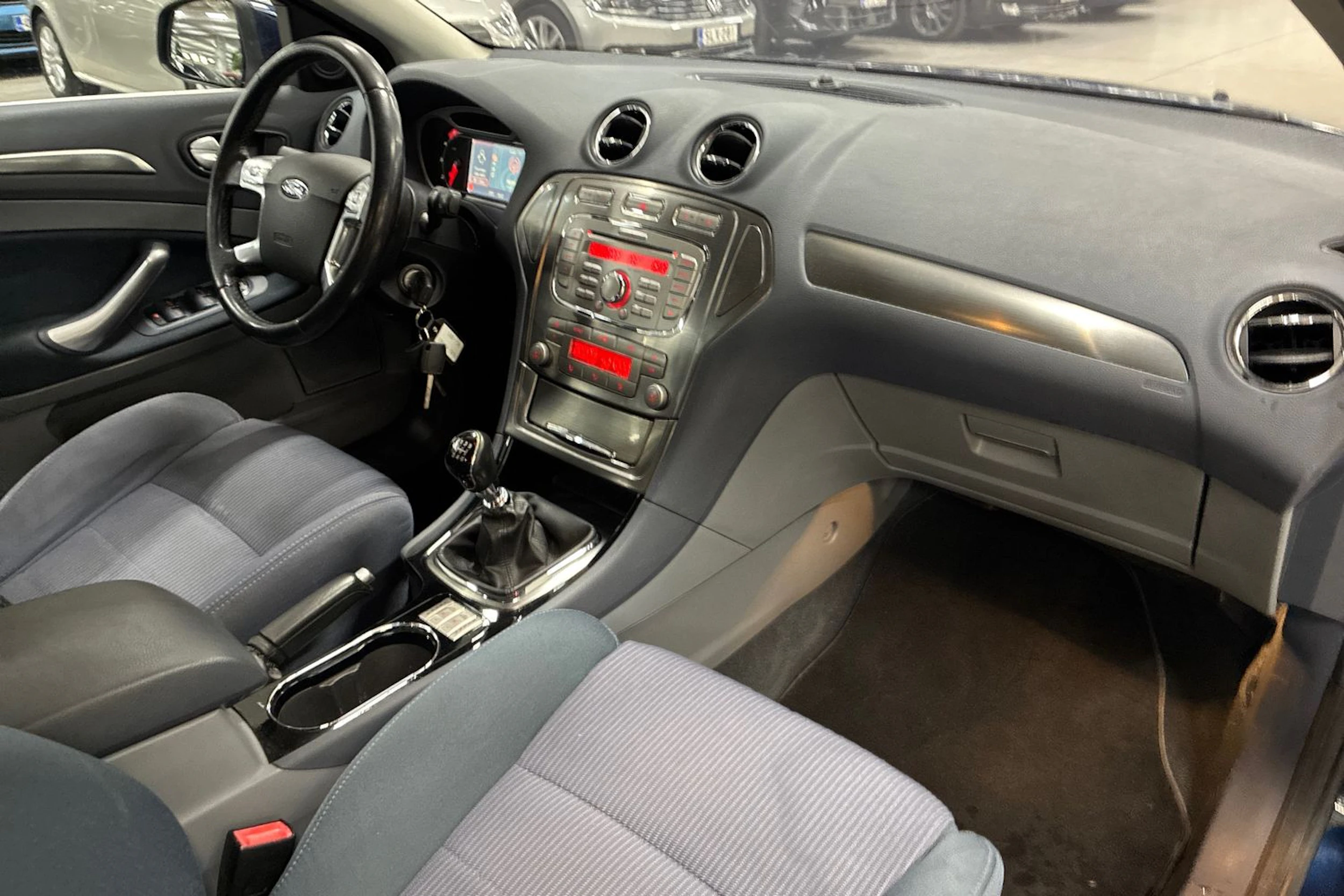 sininen Ford Mondeo 2007 kuva 23.