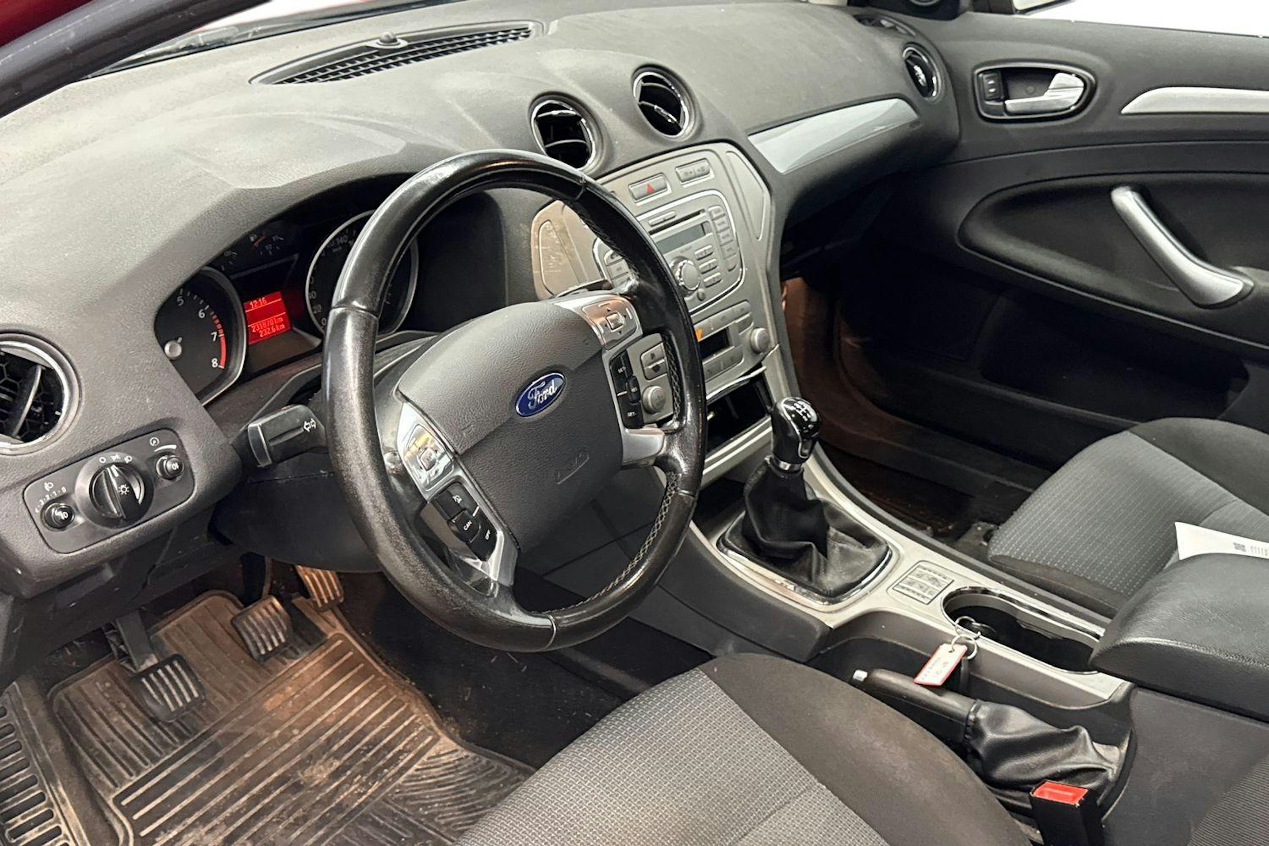 punainen Ford Mondeo 2008 kuva 7.