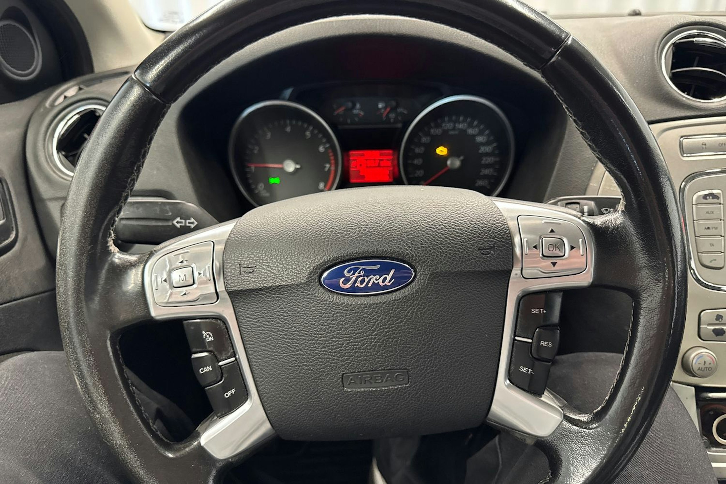 punainen Ford Mondeo 2008 kuva 17.