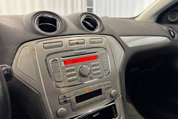 punainen Ford Mondeo 2008 kuva 19.