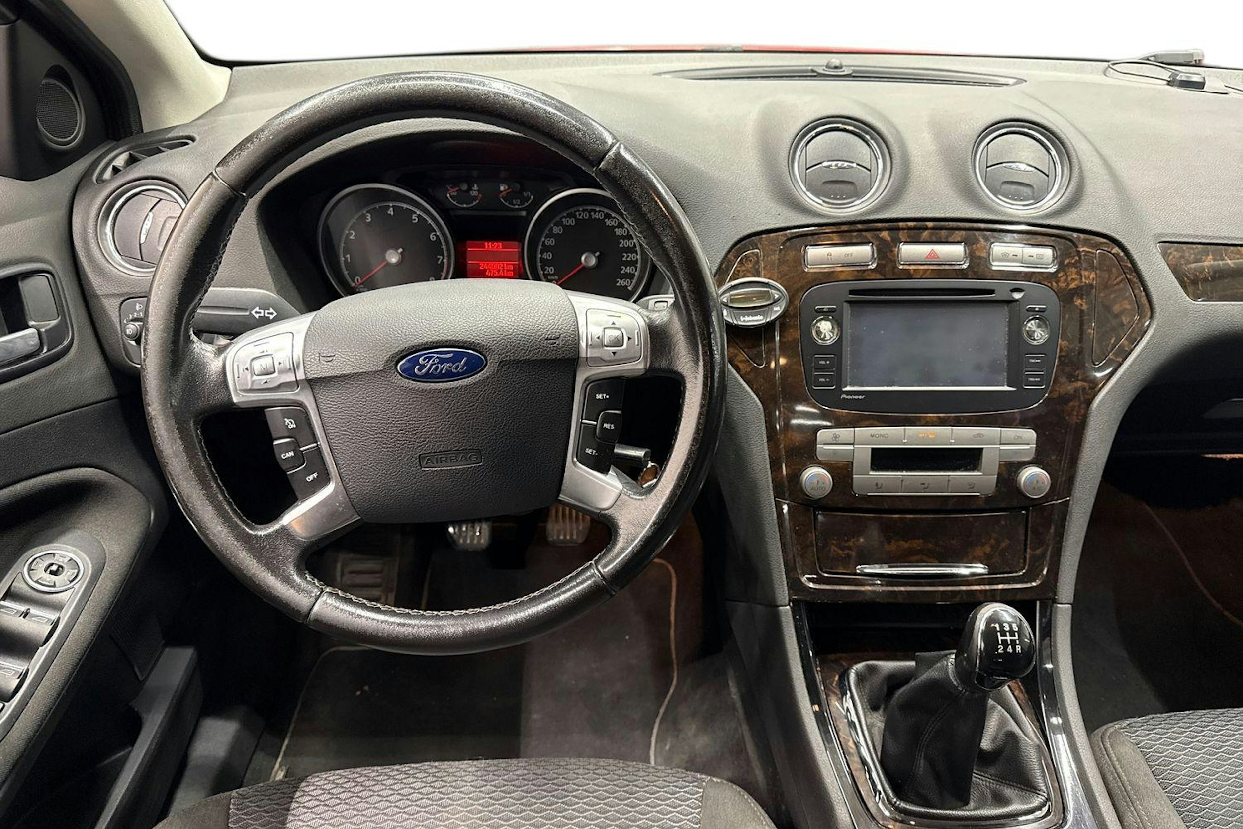 met. punainen Ford Mondeo 2008 kuva 9.