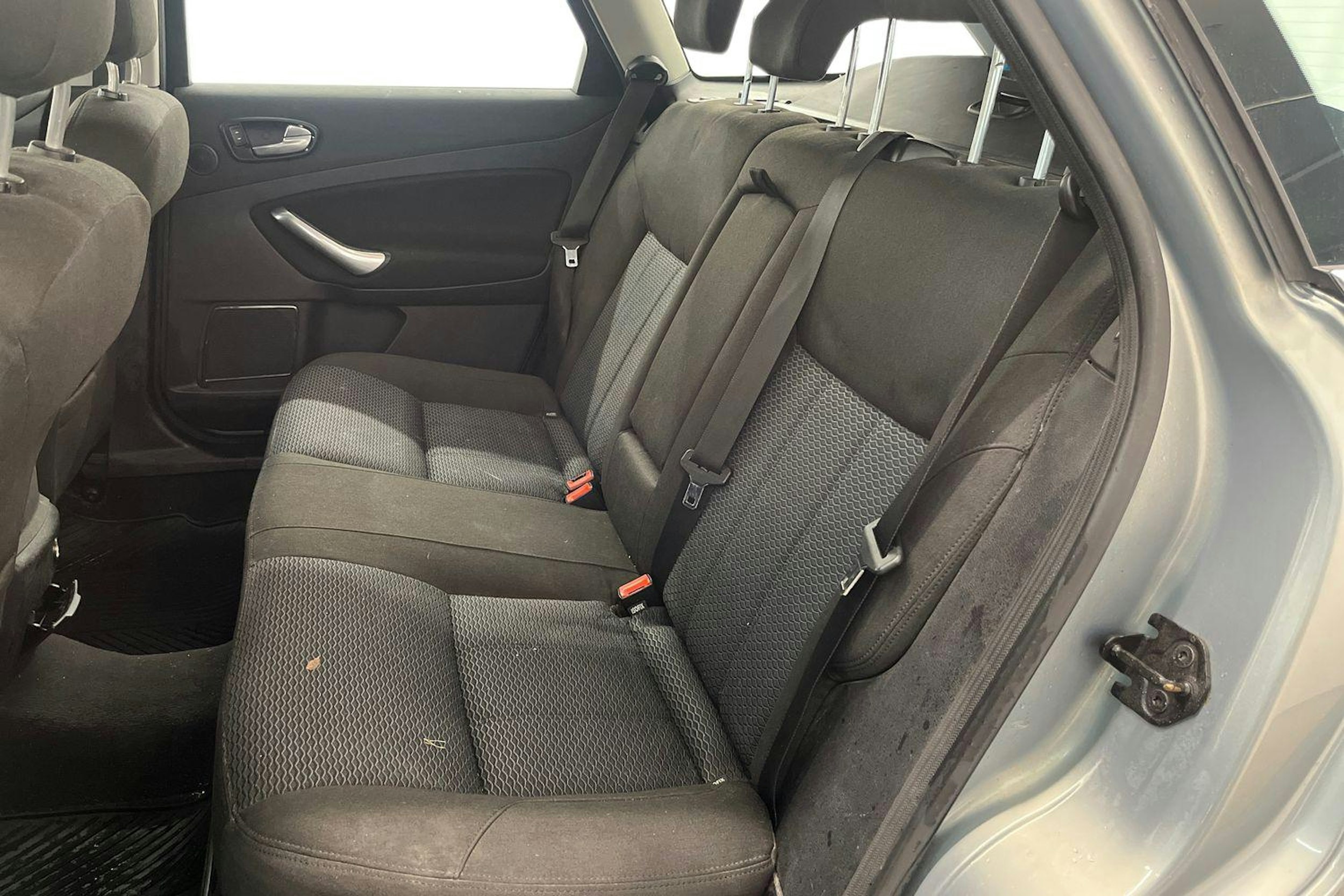 harmaa Ford Mondeo 2008 kuva 10.