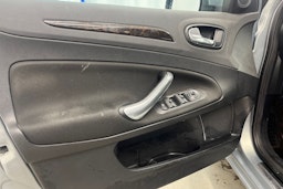 harmaa Ford Mondeo 2008 kuva 16.