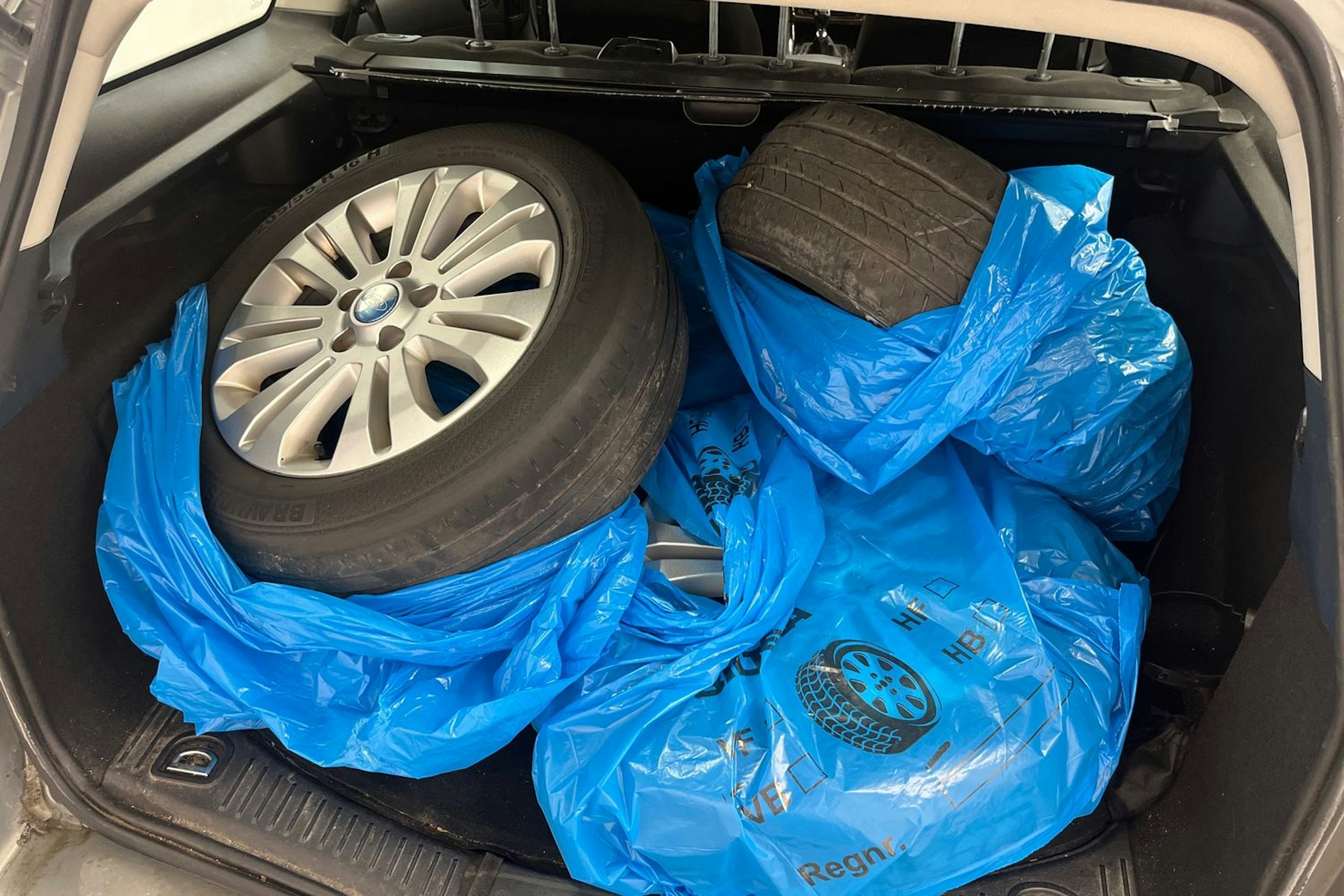 harmaa Ford Mondeo 2008 kuva 22.