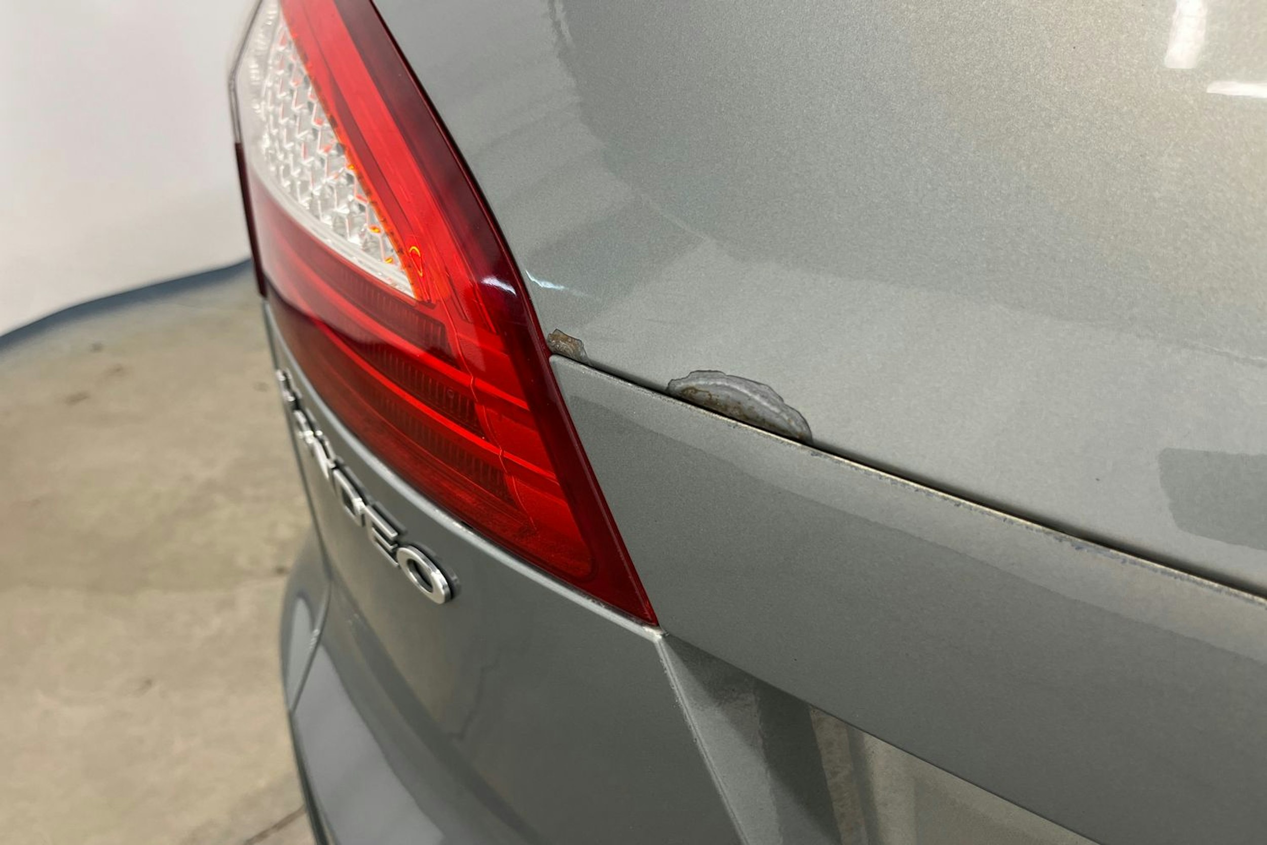 harmaa Ford Mondeo 2008 kuva 24.