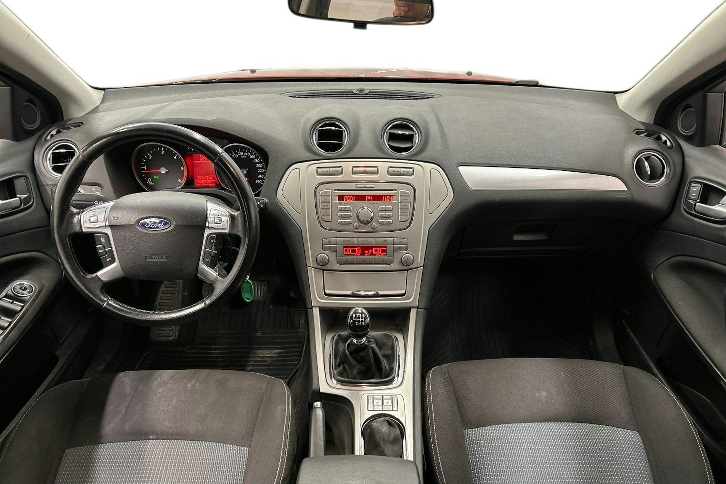 punainen Ford Mondeo 2009 kuva 7.