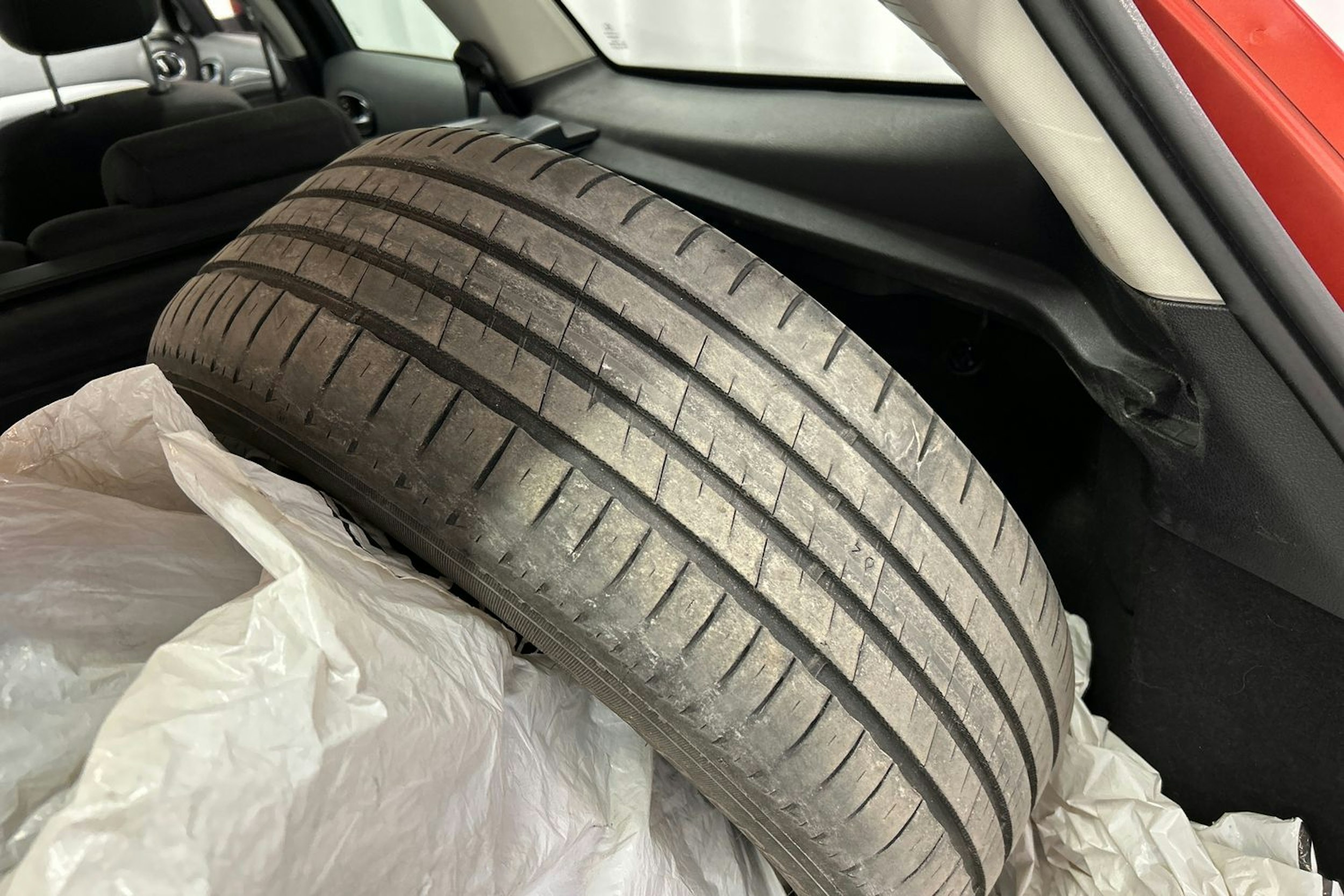 punainen Ford Mondeo 2009 kuva 12.