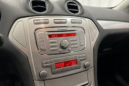 punainen Ford Mondeo 2009 kuva 15.