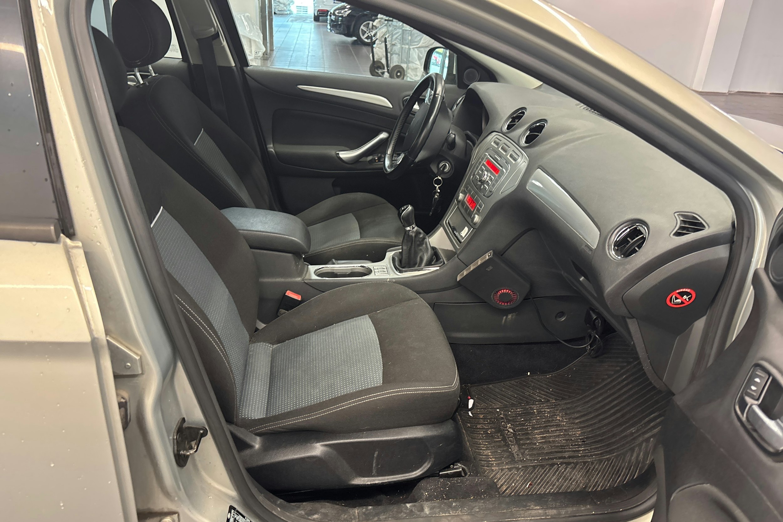 harmaa Ford Mondeo 2009 kuva 16.