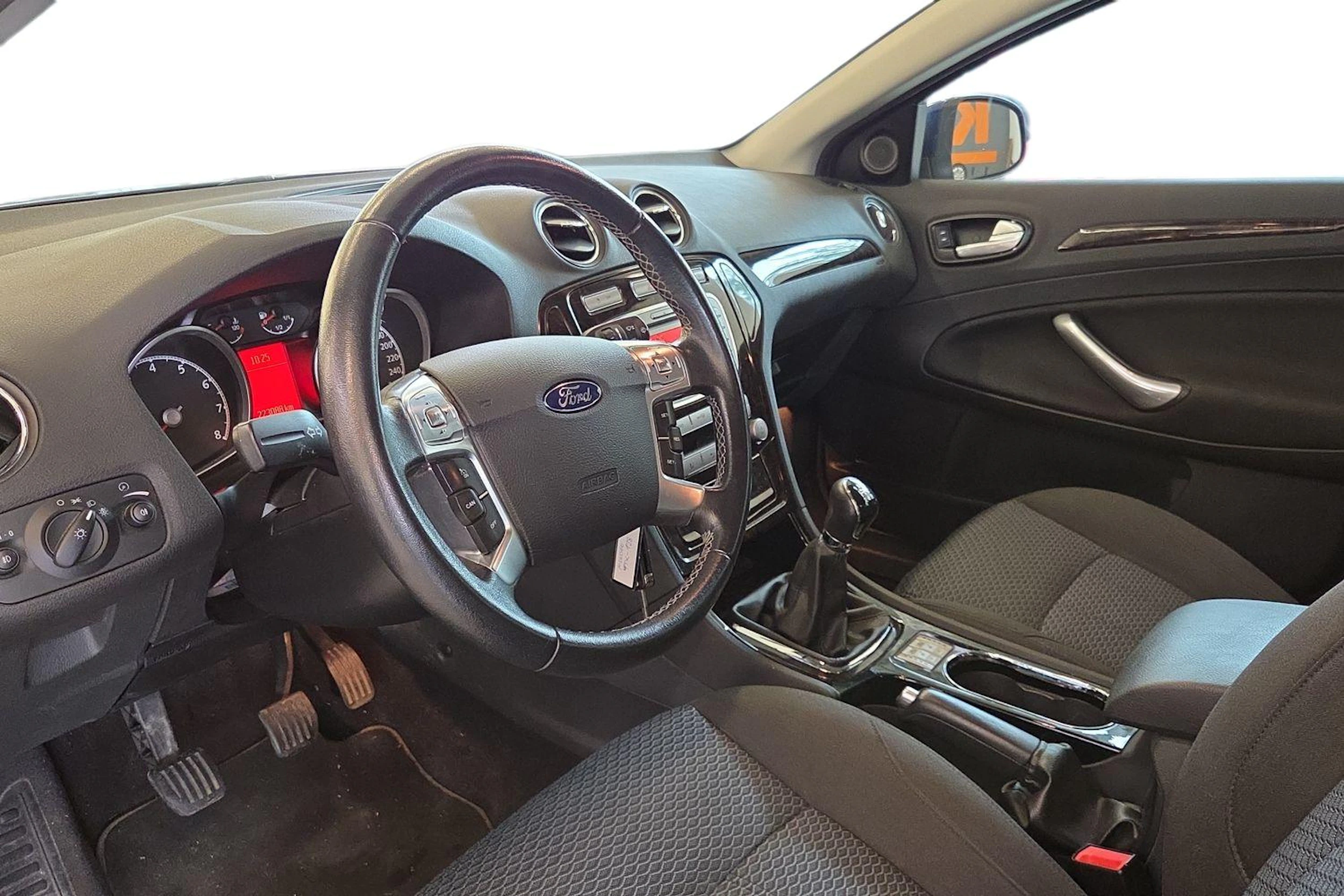 sininen Ford Mondeo 2010 kuva 8.