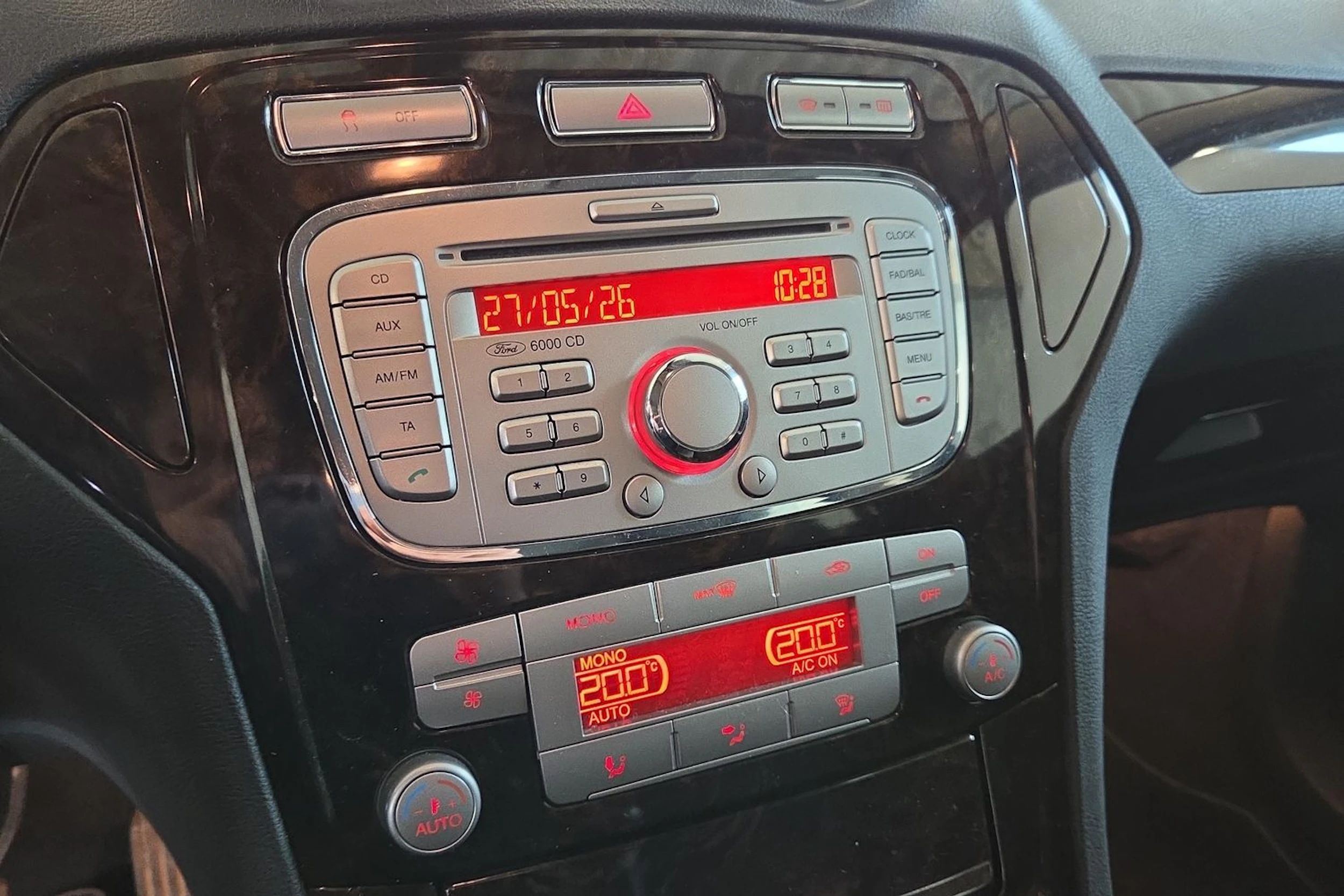 sininen Ford Mondeo 2010 kuva 17.