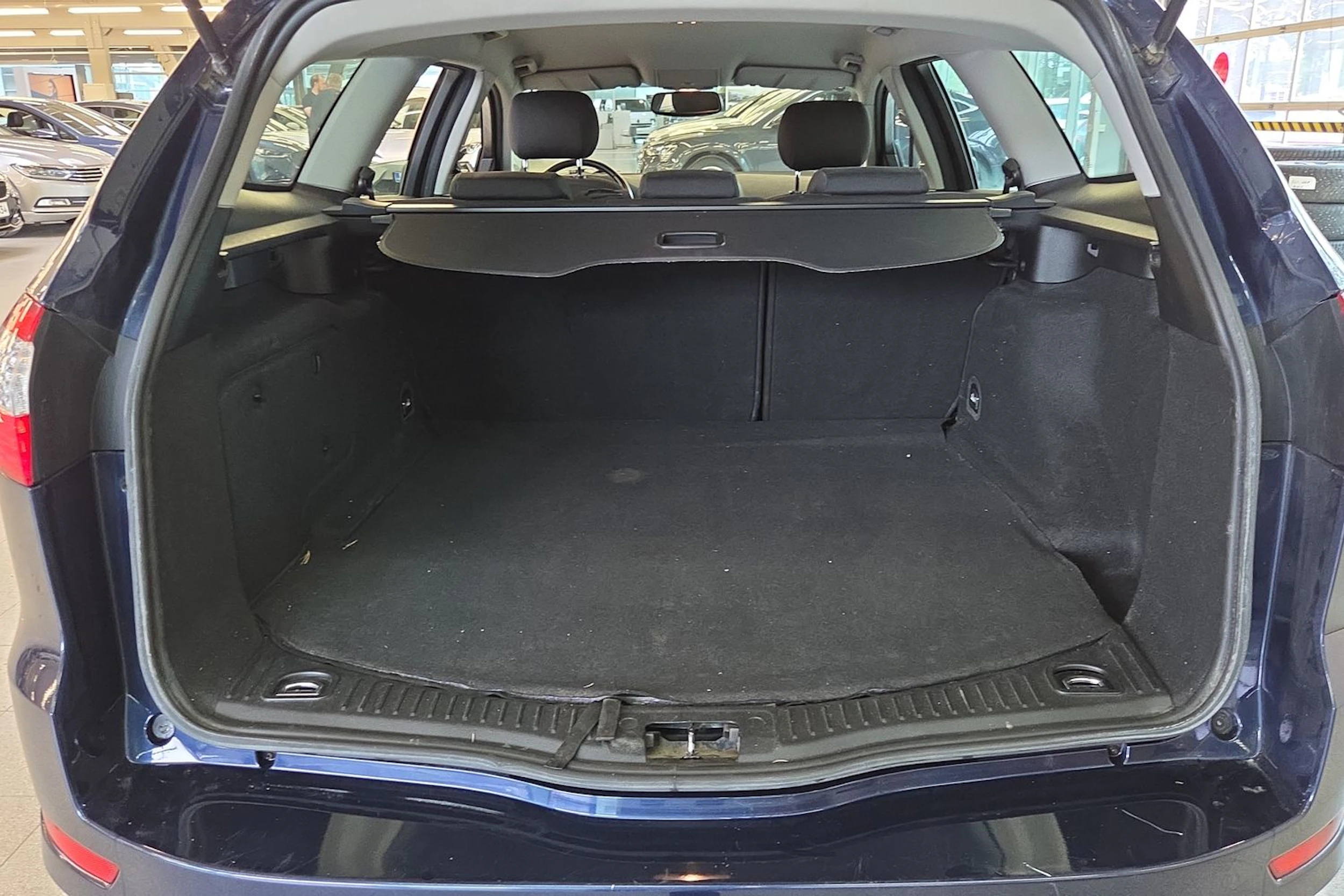 sininen Ford Mondeo 2010 kuva 18.