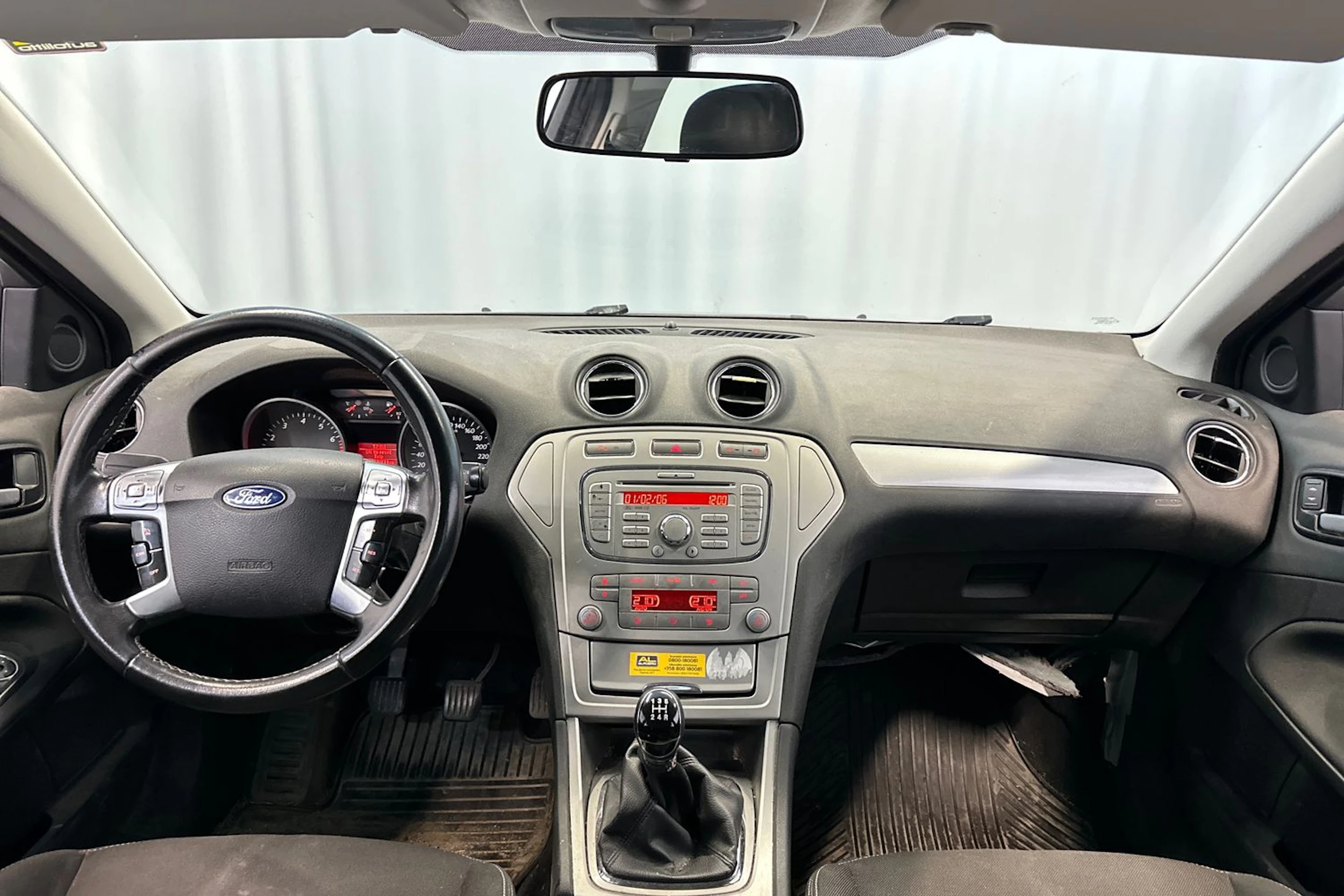 harmaa Ford Mondeo 2010 kuva 12.