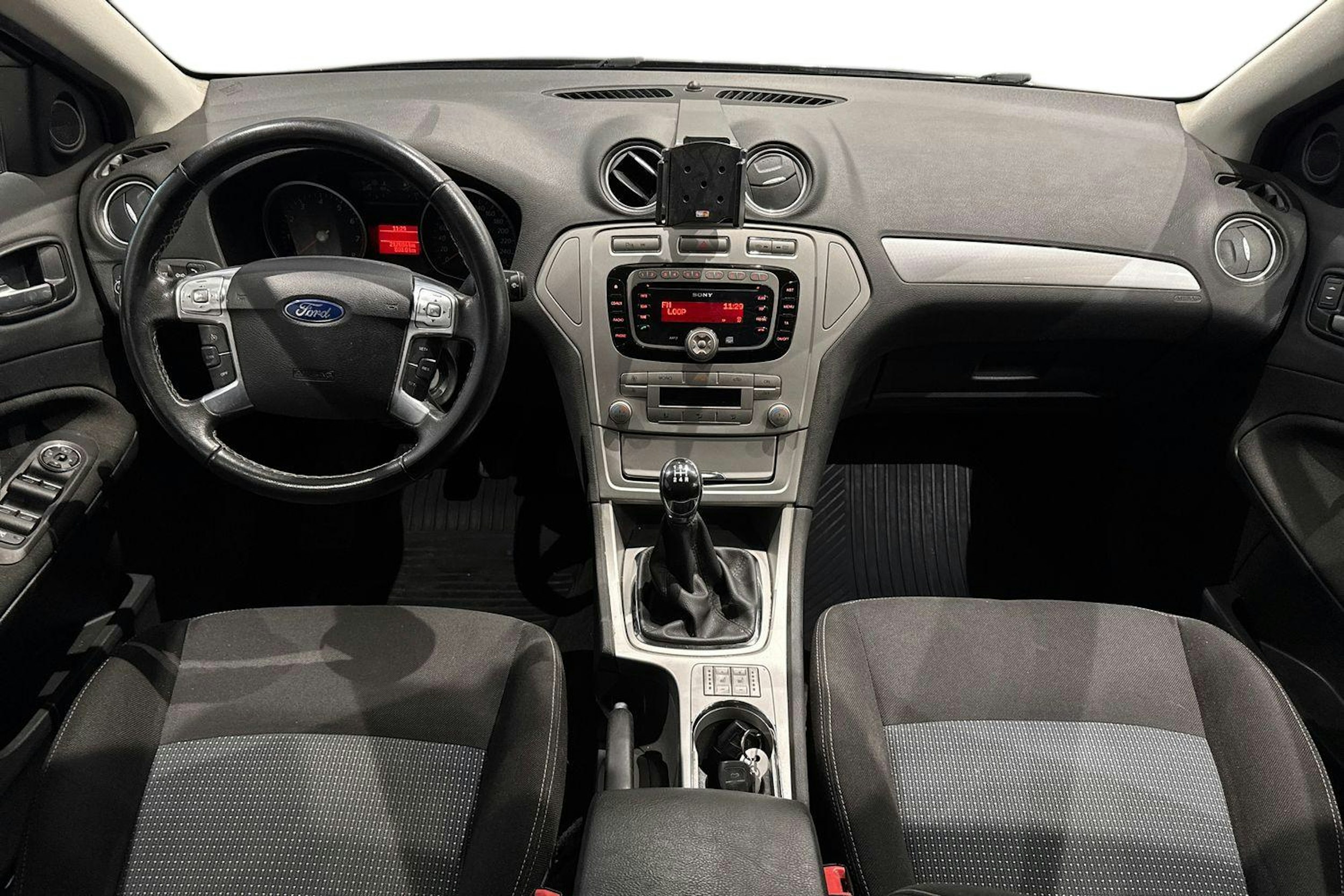 harmaa Ford Mondeo 2010 kuva 9.