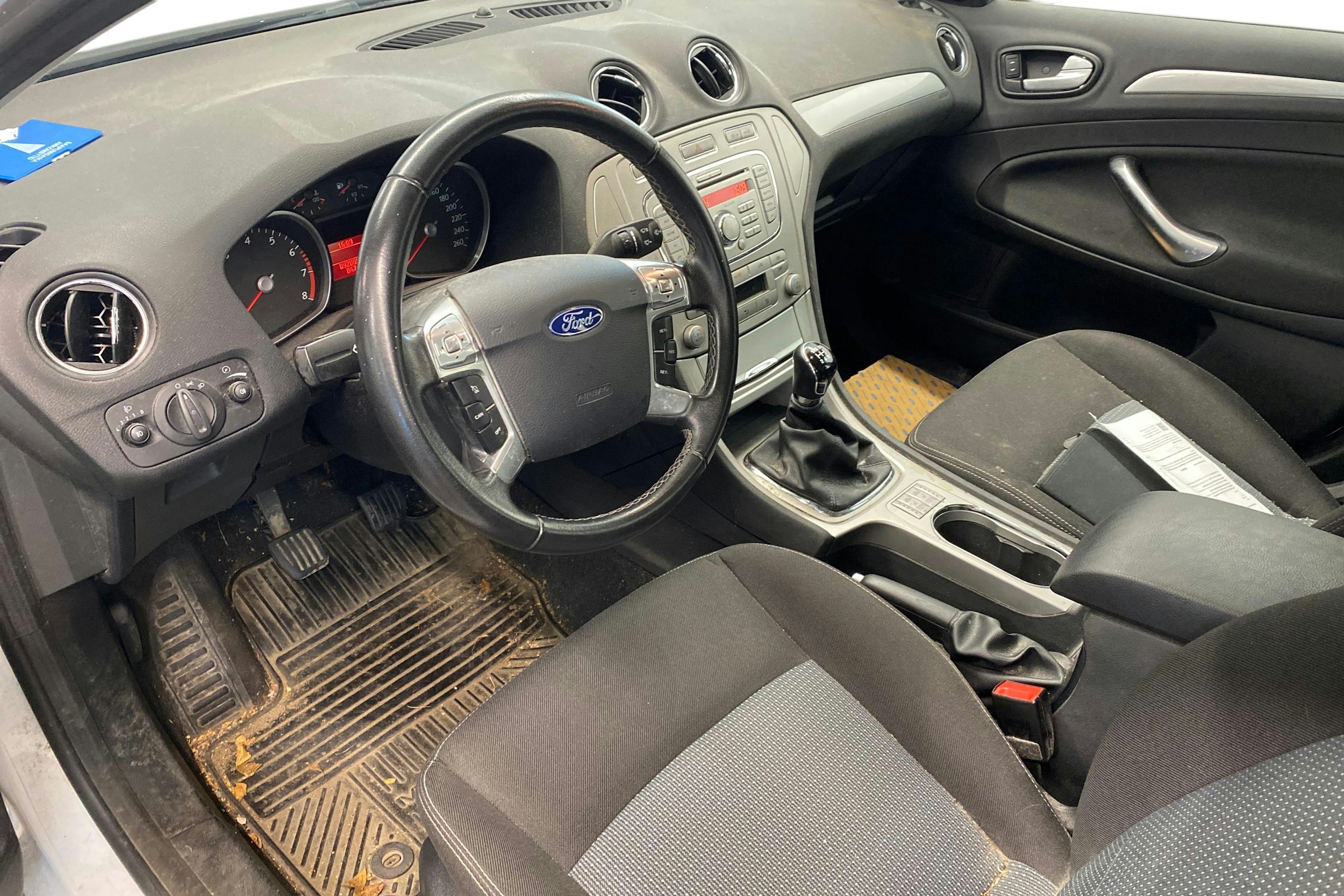 Valkoinen Ford MONDEO 2010 kuva 6.