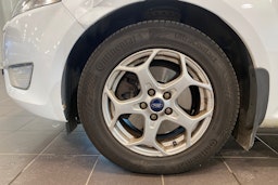 Valkoinen Ford MONDEO 2010 kuva 9.