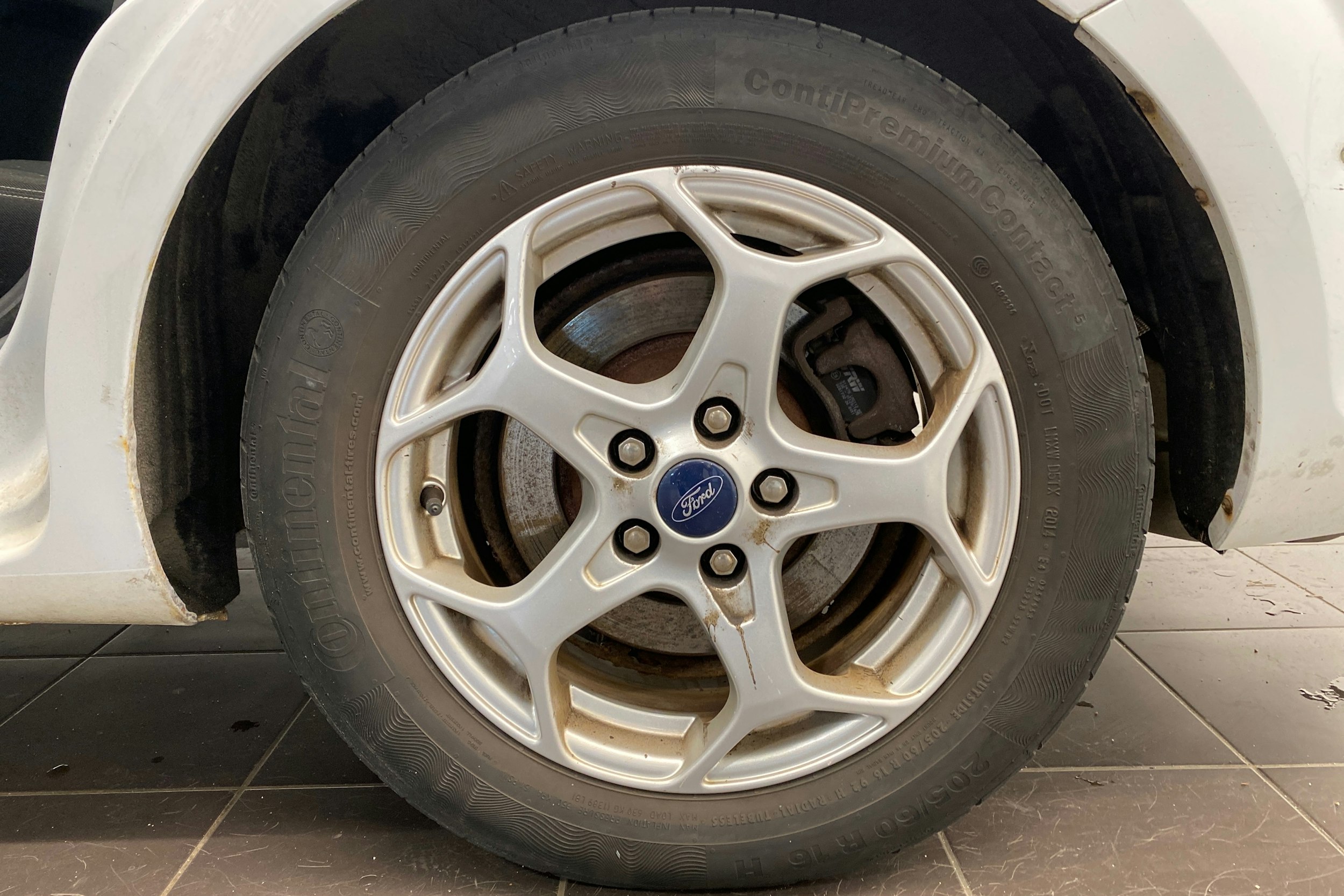 Valkoinen Ford MONDEO 2010 kuva 10.