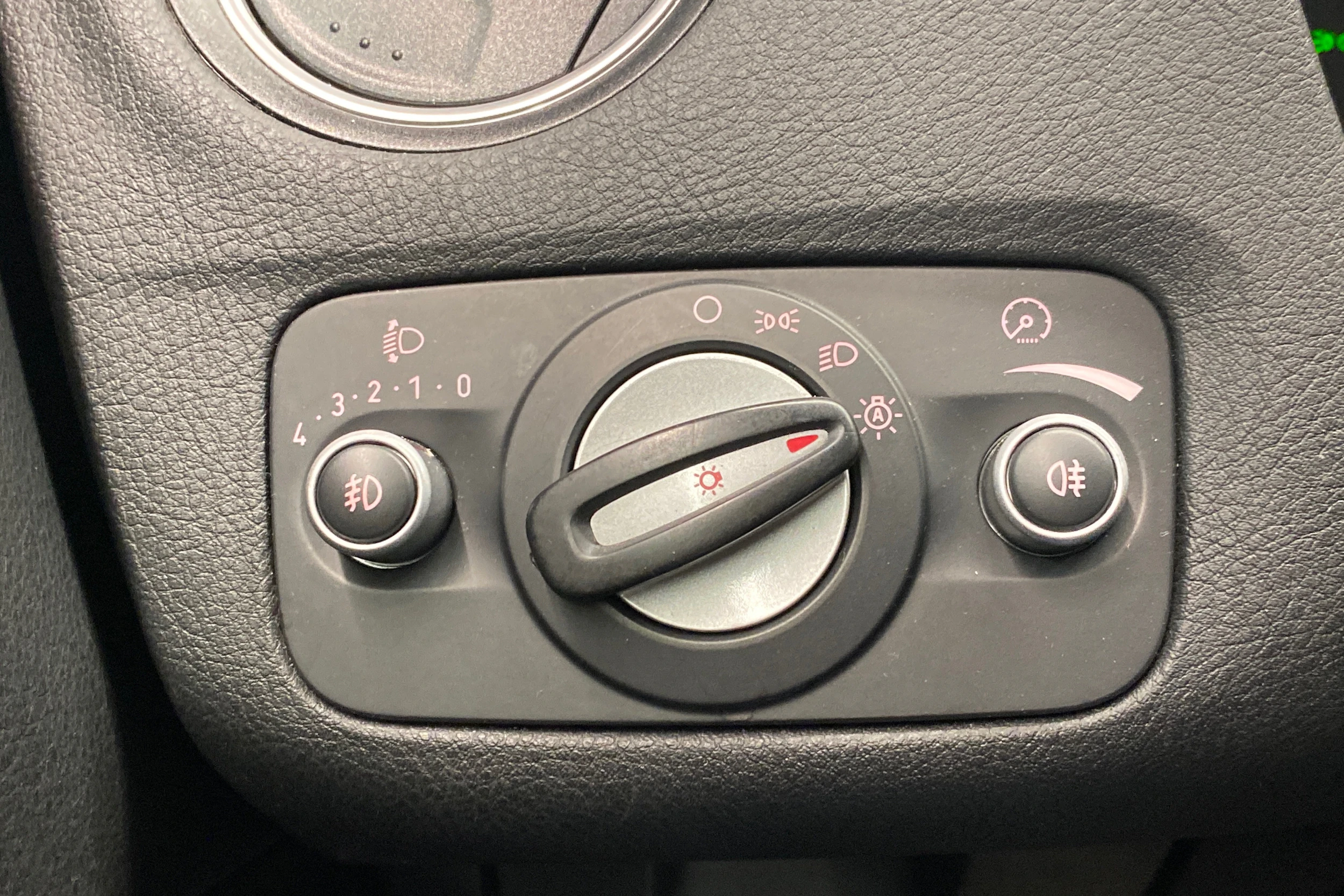 ruskea (beige) Ford Mondeo 2011 kuva 18.