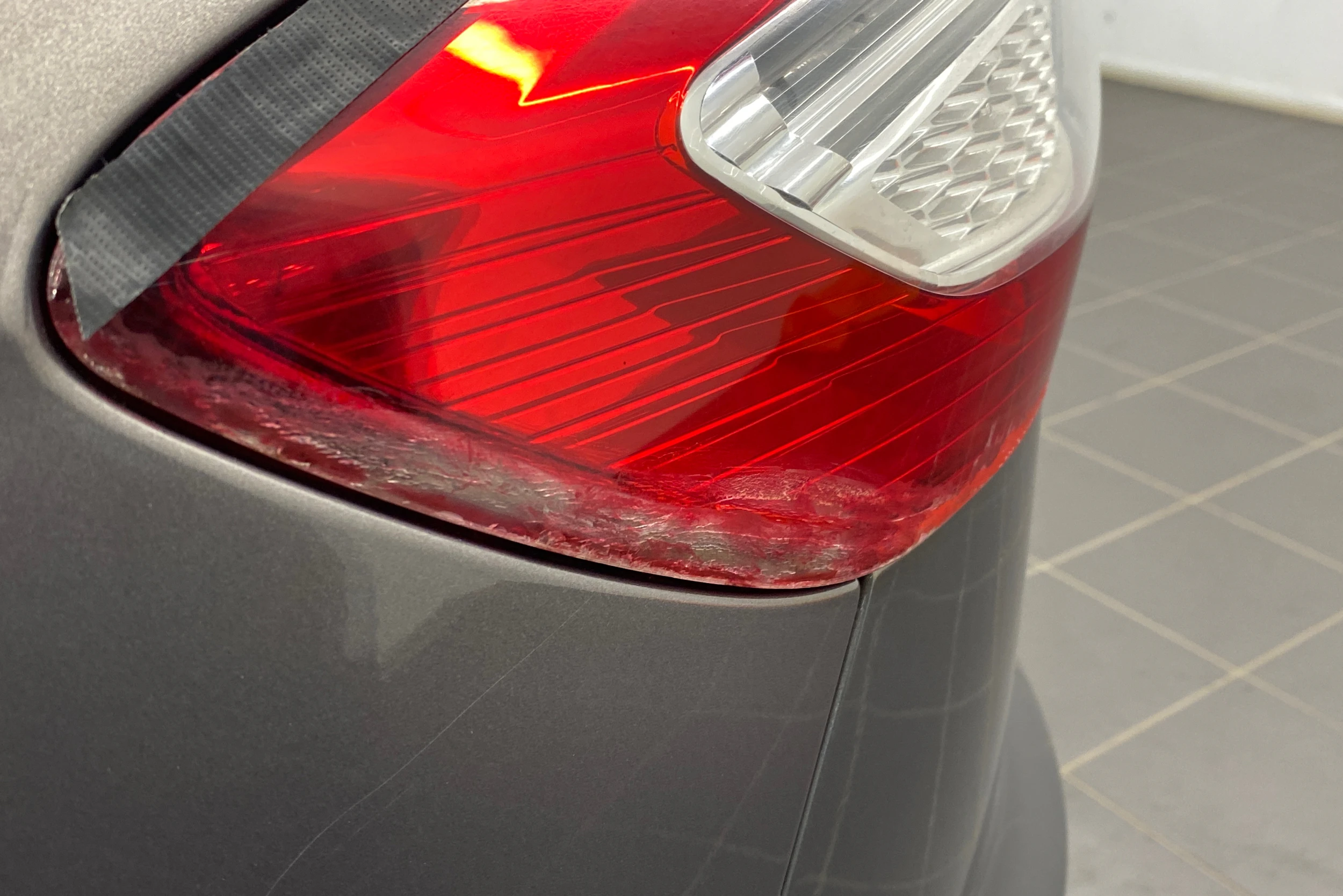 ruskea (beige) Ford Mondeo 2011 kuva 22.