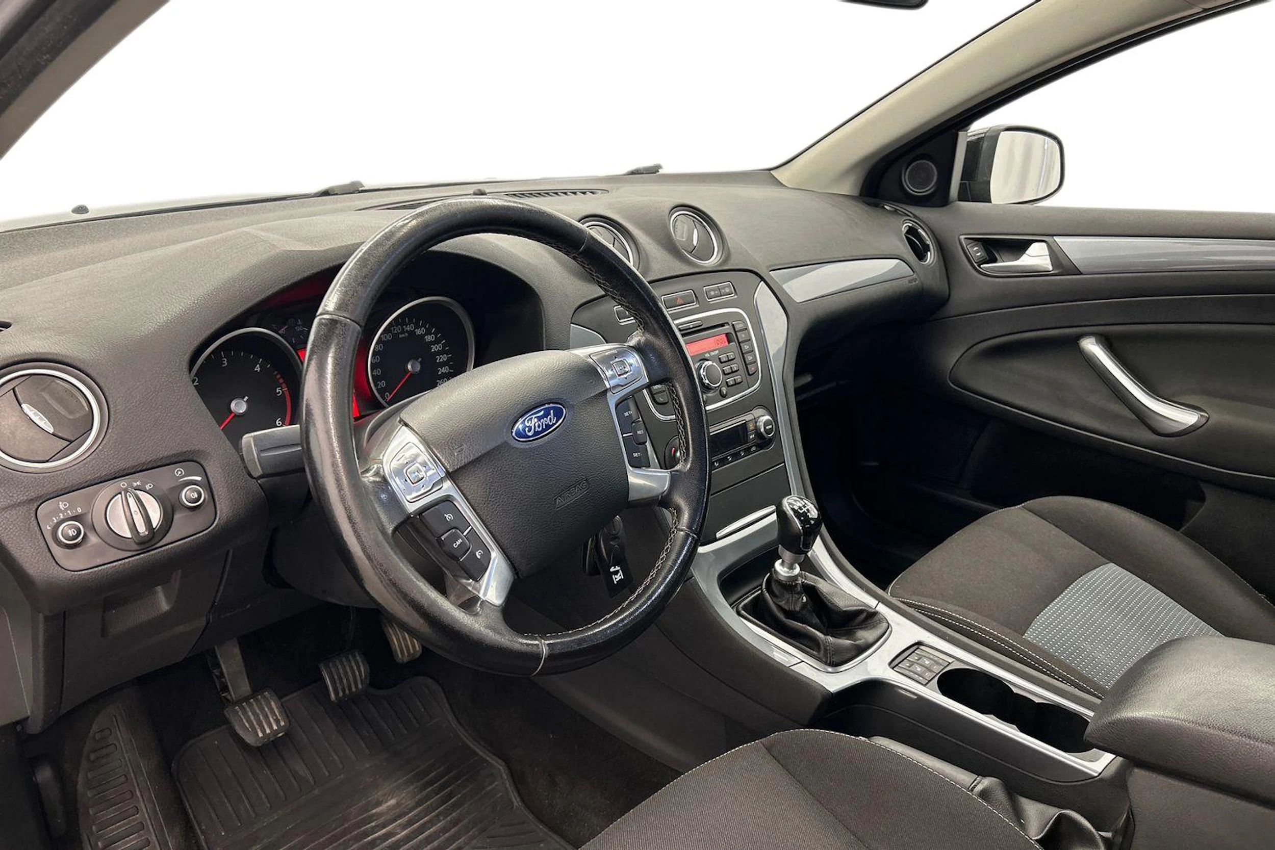 musta Ford Mondeo 2011 kuva 6.