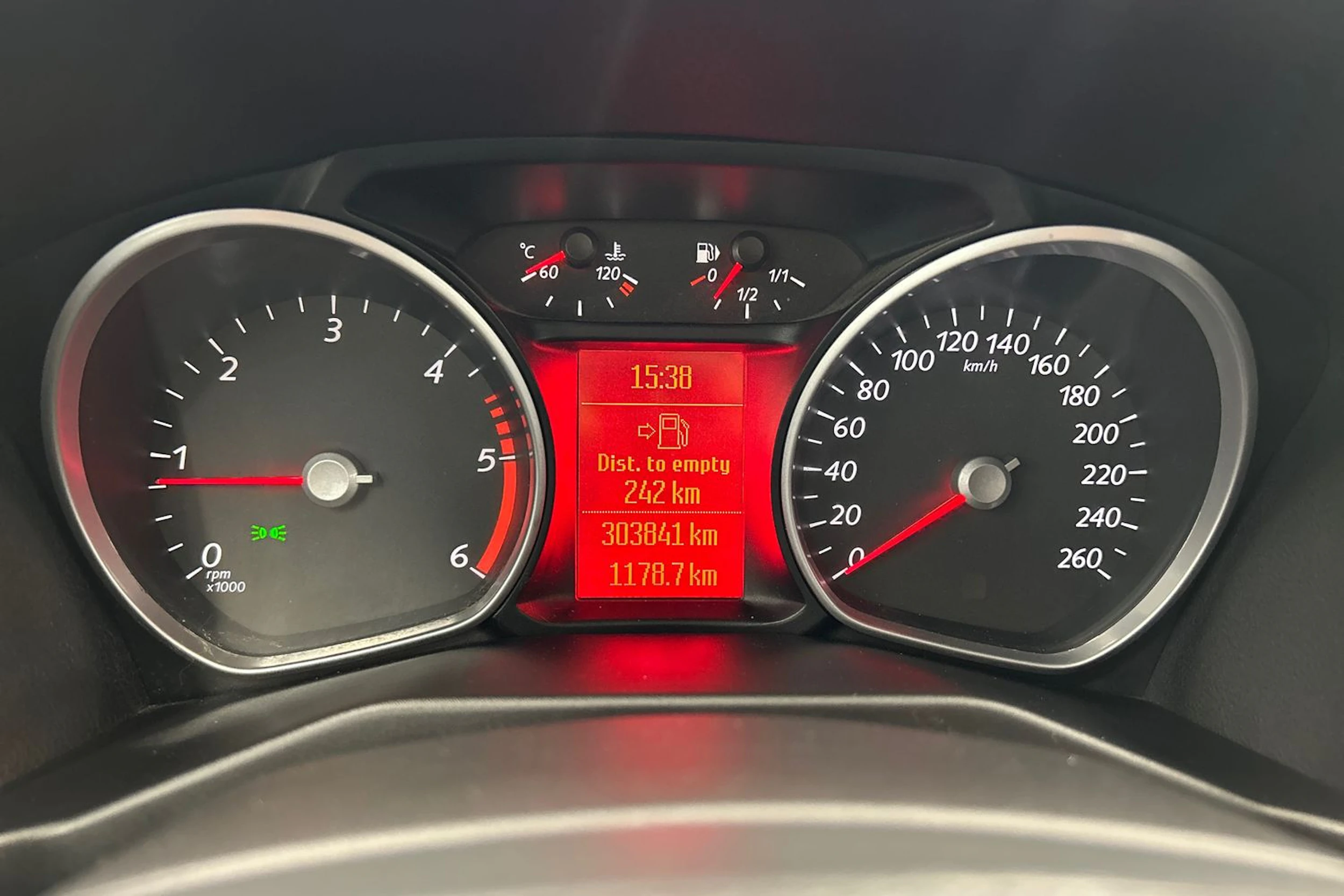 musta Ford Mondeo 2011 kuva 12.