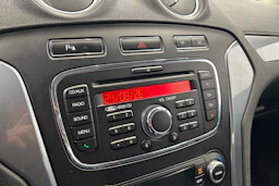 musta Ford Mondeo 2011 kuva 15.
