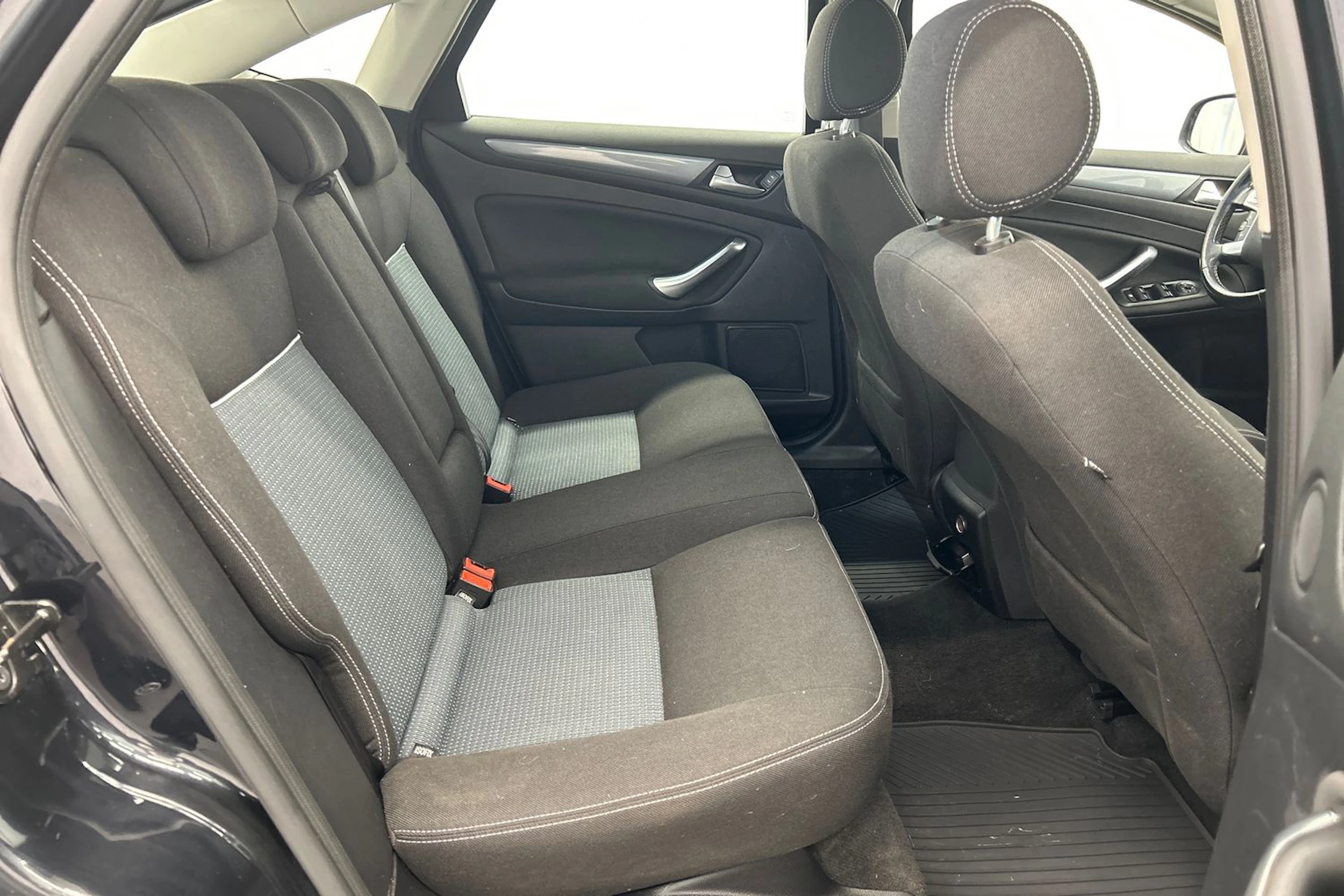 musta Ford Mondeo 2011 kuva 21.