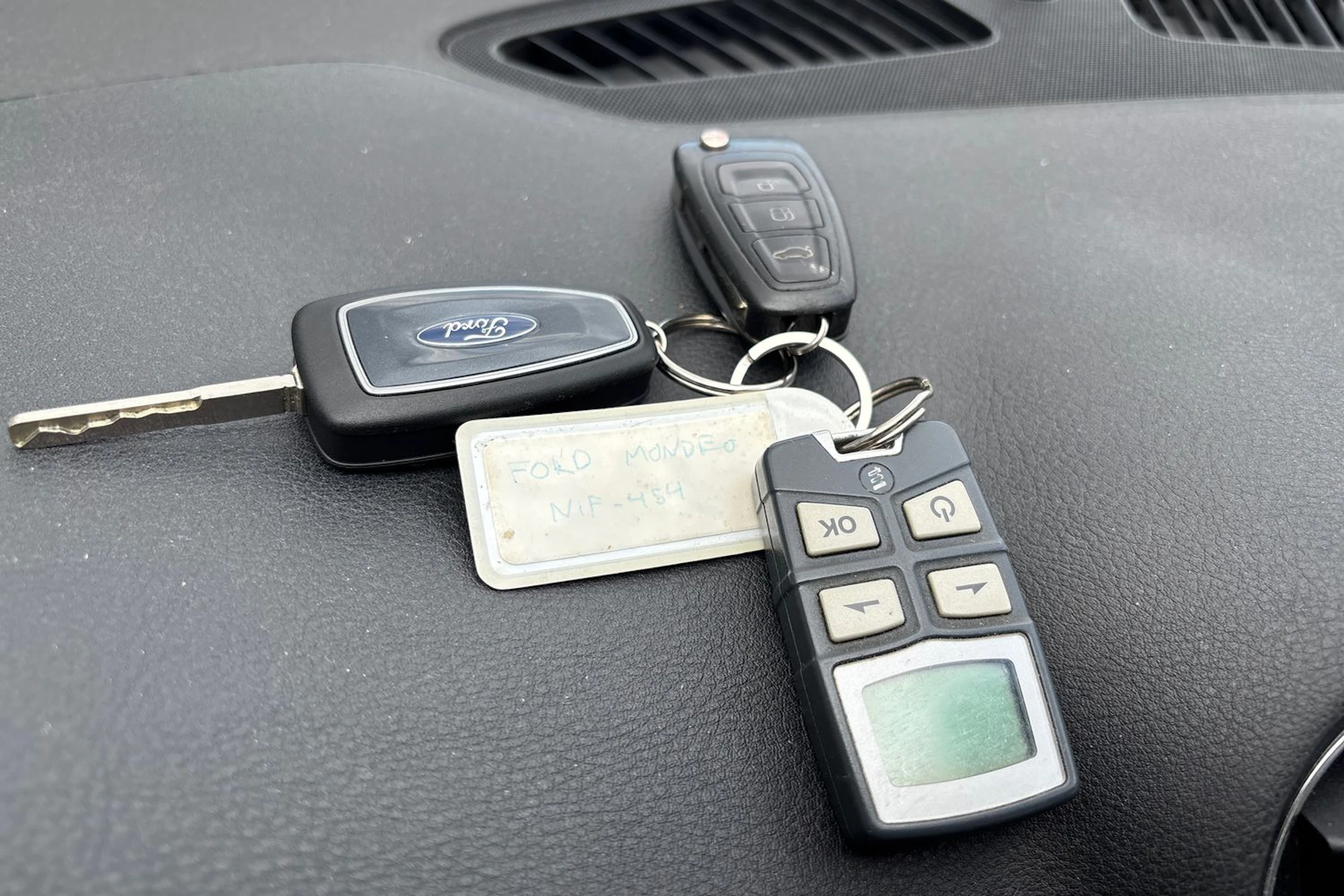 vihreä Ford Mondeo 2011 kuva 7.