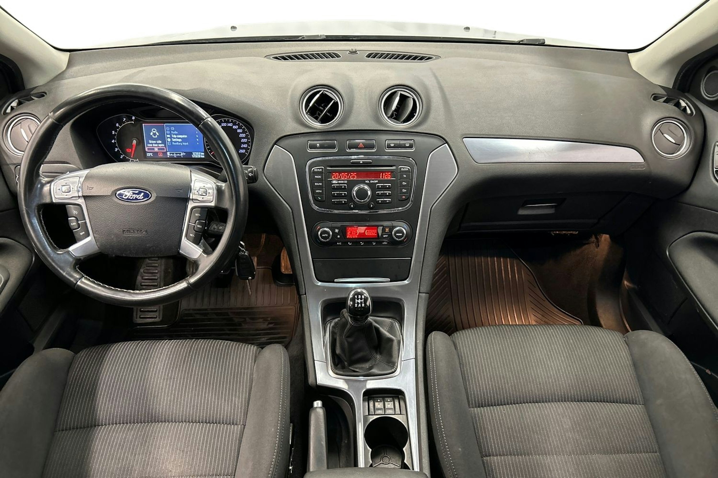 harmaa Ford Mondeo 2011 kuva 9.
