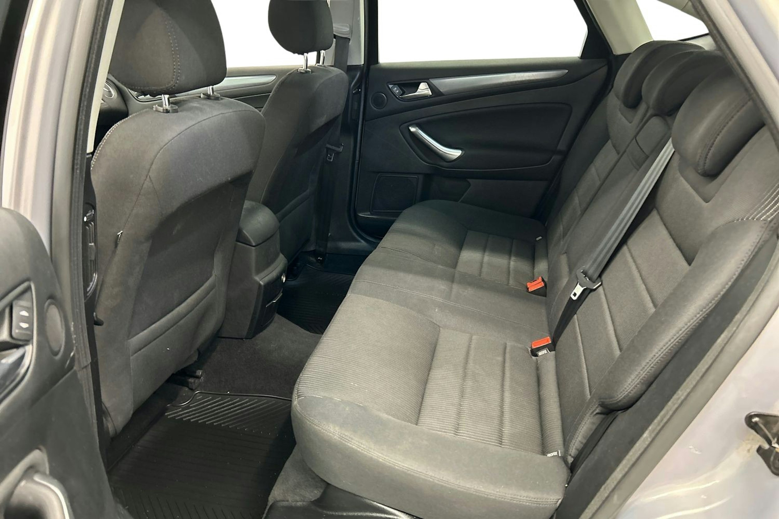 harmaa Ford Mondeo 2011 kuva 10.